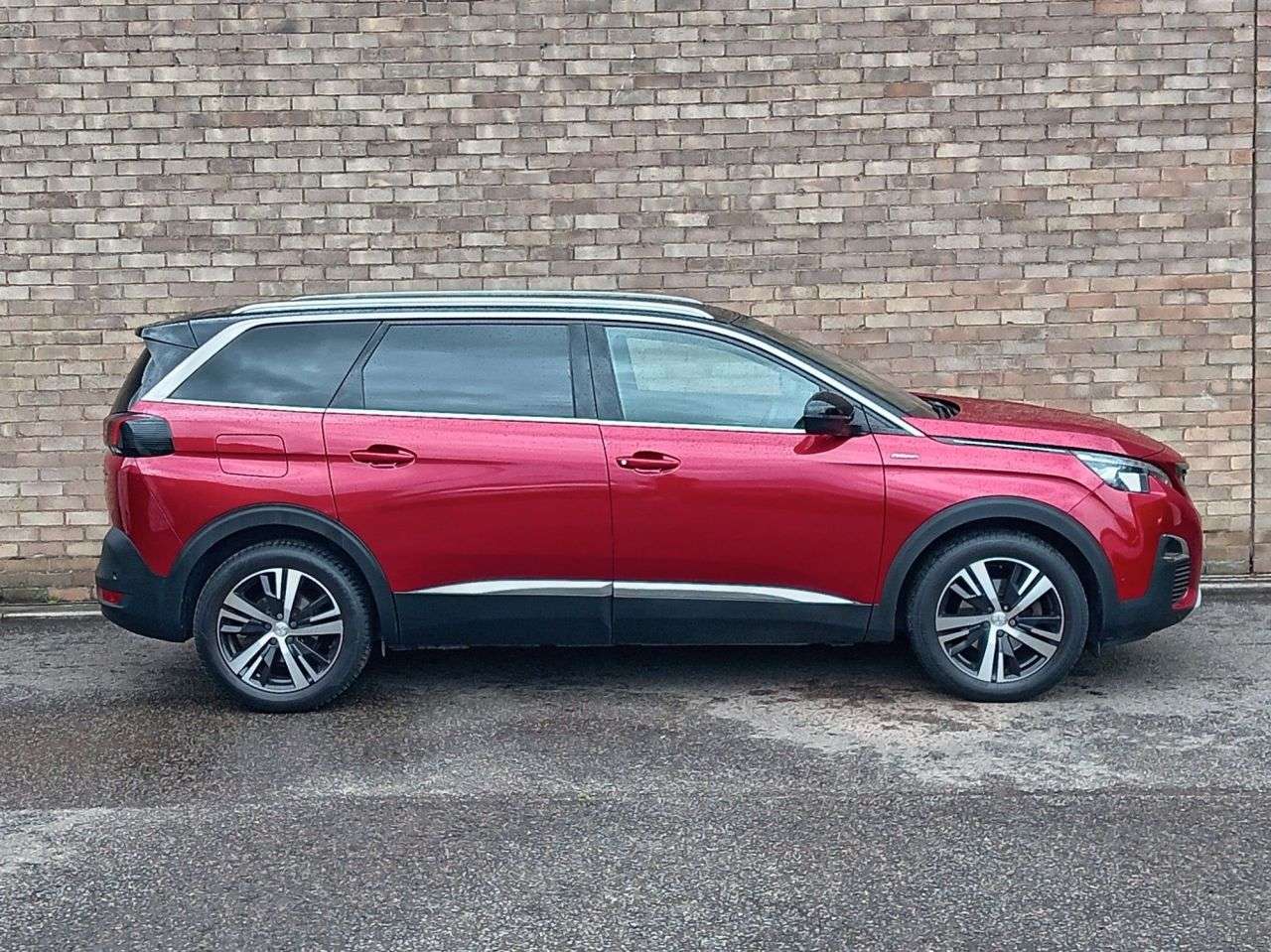 A 2020 PEUGEOT 5008 1.2 PureTech GT Line SUV 5dr Petrol EAT Euro 6 (s/s) (130 ps) A 2020 PEUGEOT 5008 1.2 PureTech GT Line SUV 5dr Petrol EAT Euro 6 (s/s) (130 ps)
