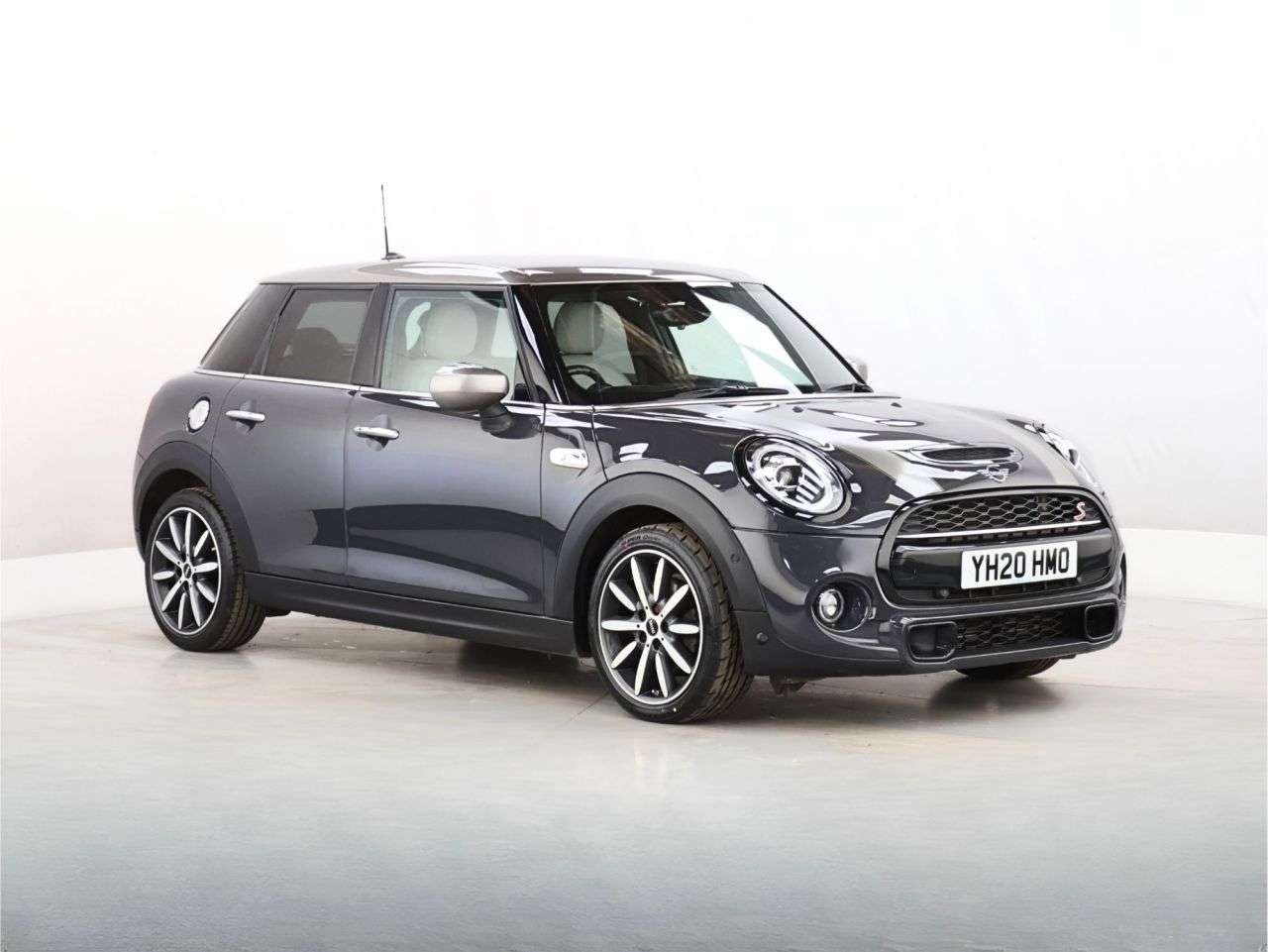 A 2020 MINI HATCH 2.0 Cooper S Exclusive Hatchback 5dr Petrol Steptronic Euro 6 (s/s) (192 ps A 2020 MINI HATCH 2.0 Cooper S Exclusive Hatchback 5dr Petrol Steptronic Euro 6 (s/s) (192 ps