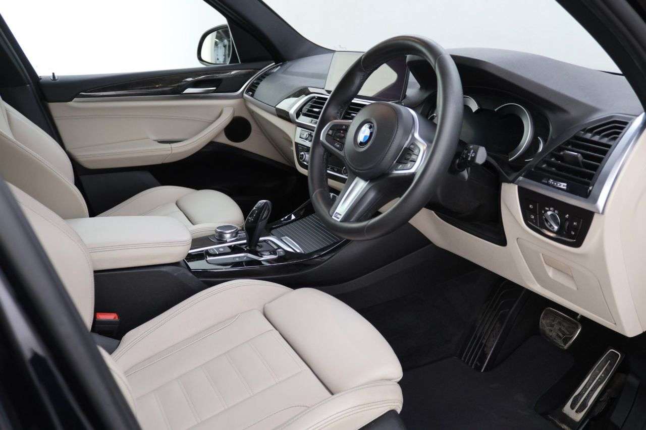 A 2018 BMW X3 2.0 20i M Sport SUV 5dr Petrol Auto xDrive Euro 6 (s/s) (184 ps) A 2018 BMW X3 2.0 20i M Sport SUV 5dr Petrol Auto xDrive Euro 6 (s/s) (184 ps)