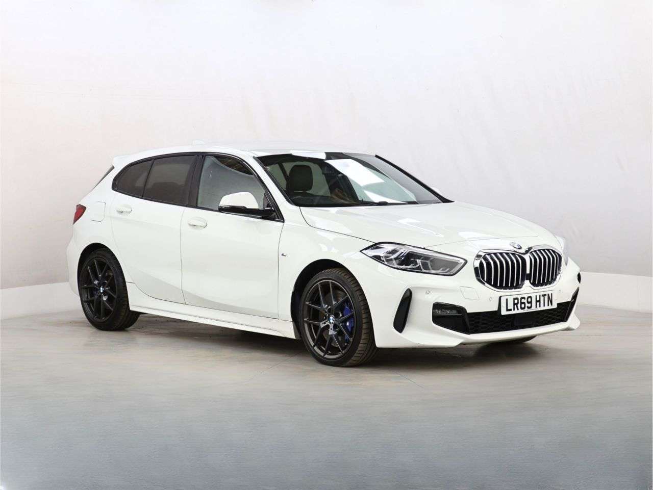 A 2019 BMW 1 SERIES 1.5 118i M Sport Hatchback 5dr Petrol DCT Euro 6 (s/s) (140 ps) A 2019 BMW 1 SERIES 1.5 118i M Sport Hatchback 5dr Petrol DCT Euro 6 (s/s) (140 ps)