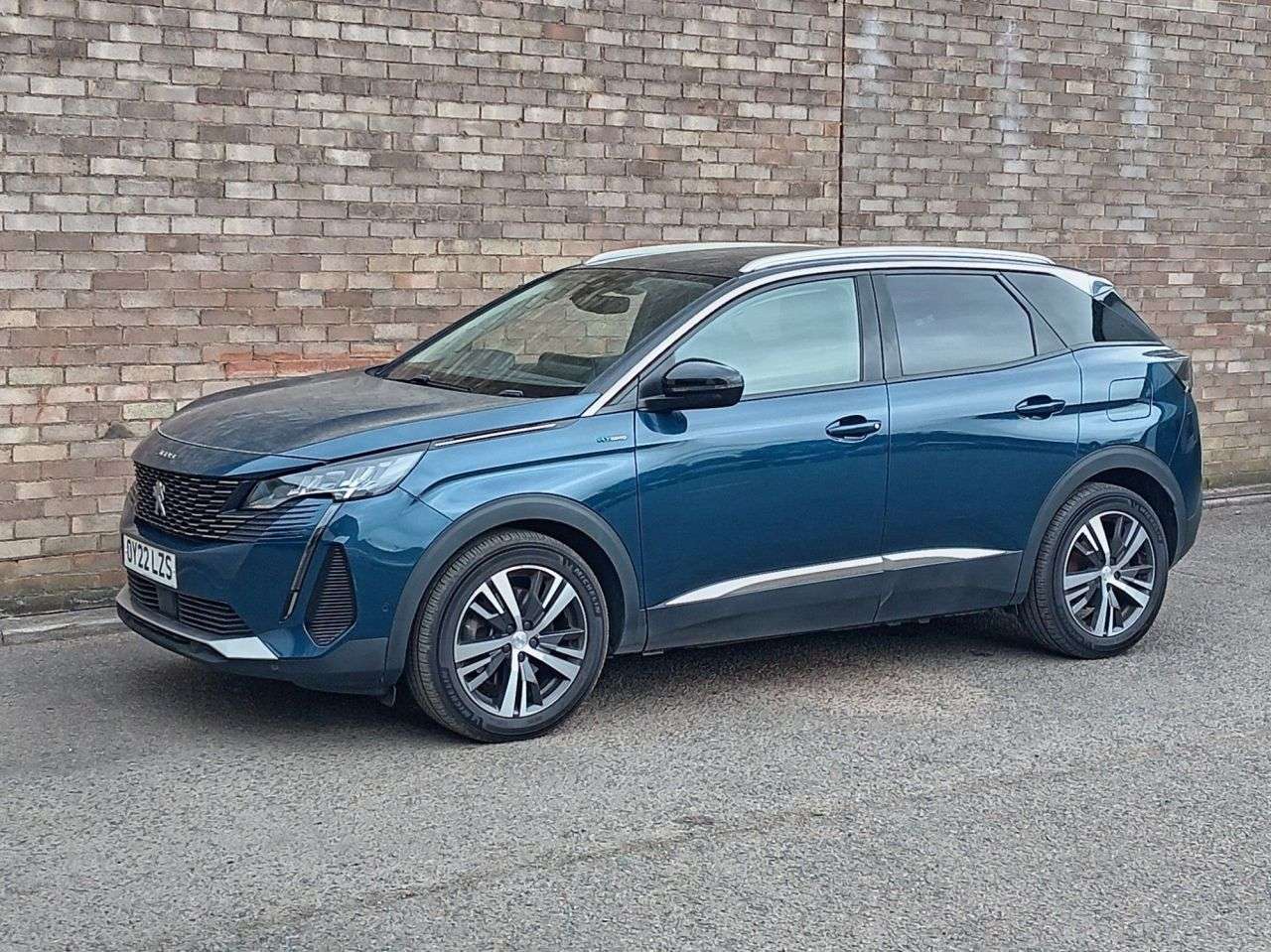 A 2022 PEUGEOT 3008 1.6 13.2kWh Allure Premium SUV 5dr Petrol Plug-in Hybrid e-EAT Euro 6 (s/s) A 2022 PEUGEOT 3008 1.6 13.2kWh Allure Premium SUV 5dr Petrol Plug-in Hybrid e-EAT Euro 6 (s/s)