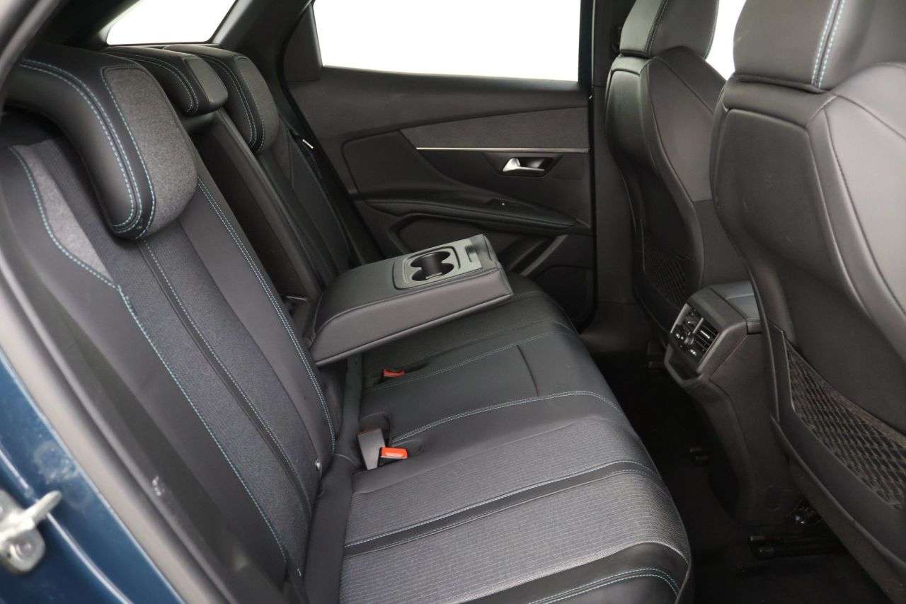2022 PEUGEOT 3008 2022 PEUGEOT 3008