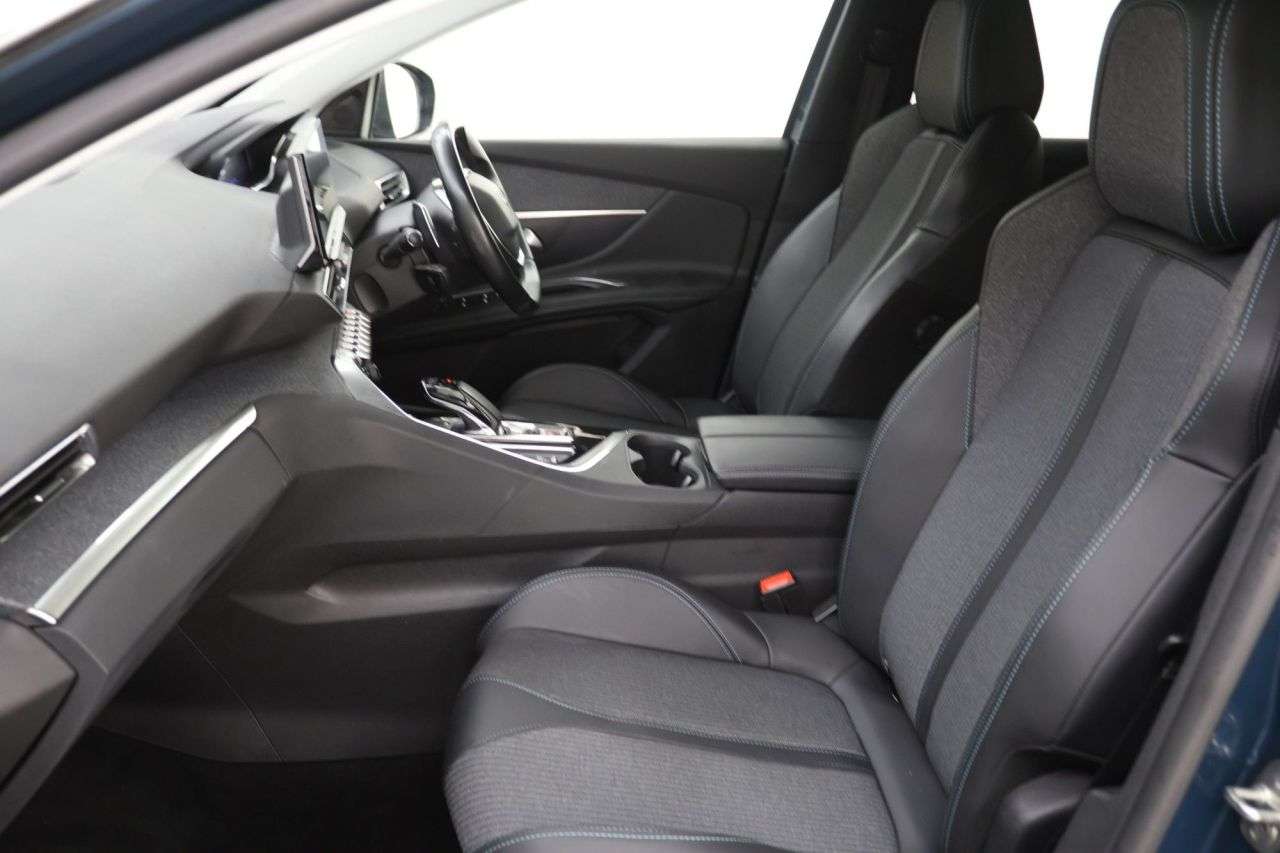 2022 PEUGEOT 3008 2022 PEUGEOT 3008