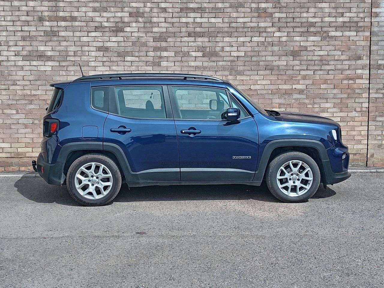 A 2019 JEEP RENEGADE 1.6 MultiJetII Longitude SUV 5dr Diesel Manual Euro 6 (s/s) (120 ps) A 2019 JEEP RENEGADE 1.6 MultiJetII Longitude SUV 5dr Diesel Manual Euro 6 (s/s) (120 ps)