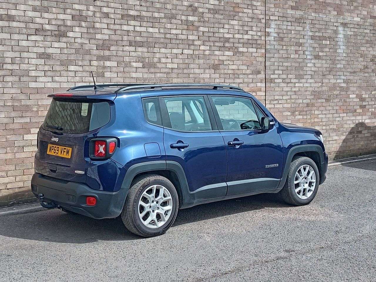 A 2019 JEEP RENEGADE 1.6 MultiJetII Longitude SUV 5dr Diesel Manual Euro 6 (s/s) (120 ps) A 2019 JEEP RENEGADE 1.6 MultiJetII Longitude SUV 5dr Diesel Manual Euro 6 (s/s) (120 ps)