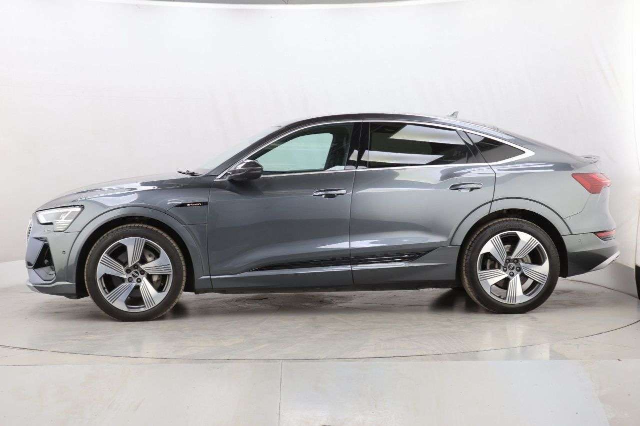 2021 AUDI E-TRON 2021 AUDI E-TRON