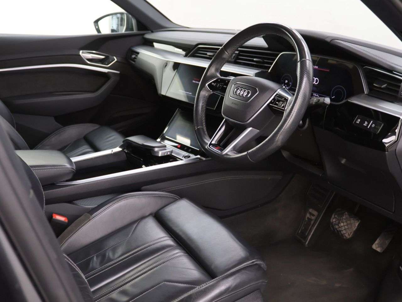 2021 AUDI E-TRON 2021 AUDI E-TRON