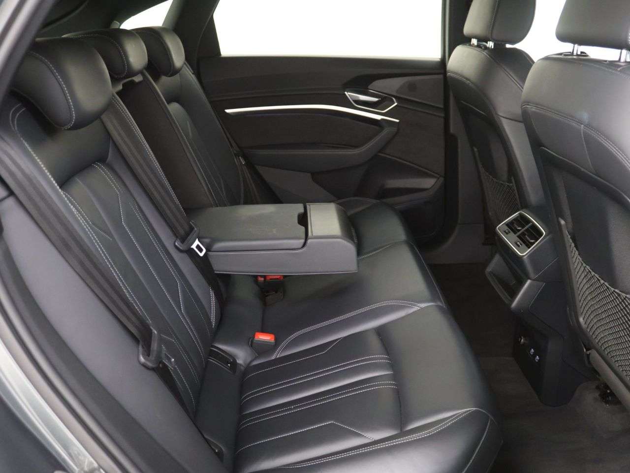 2021 AUDI E-TRON 2021 AUDI E-TRON