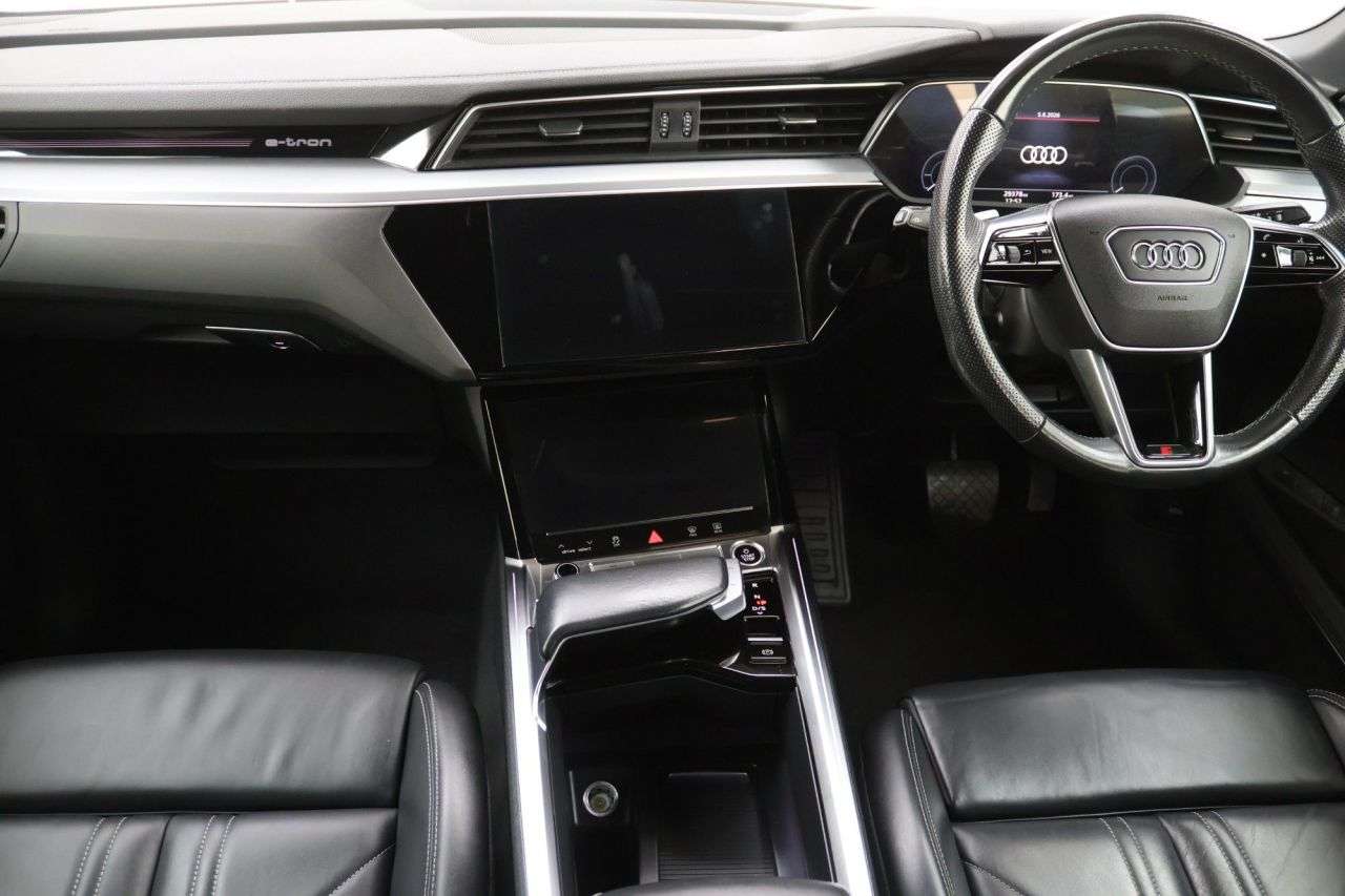 2021 AUDI E-TRON 2021 AUDI E-TRON