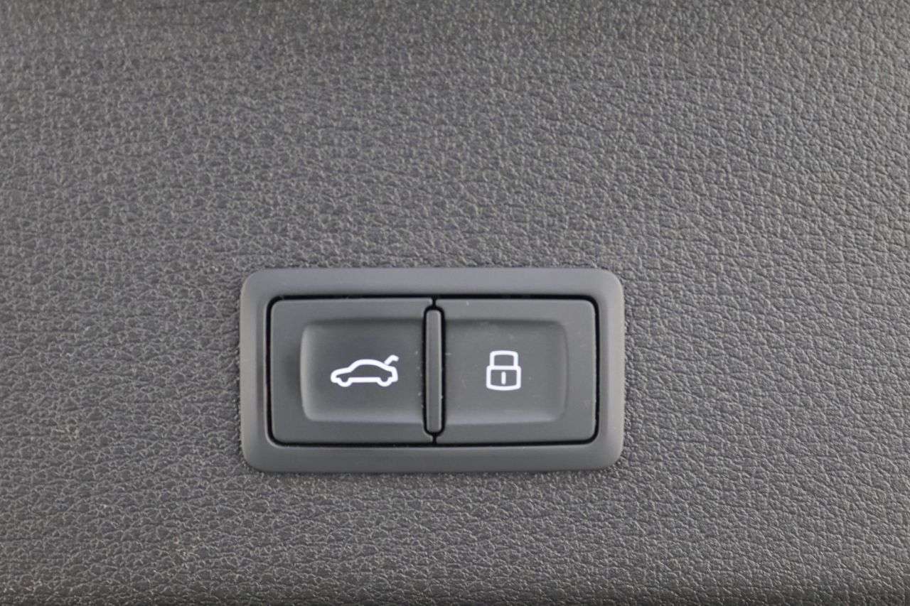 2021 AUDI E-TRON 2021 AUDI E-TRON
