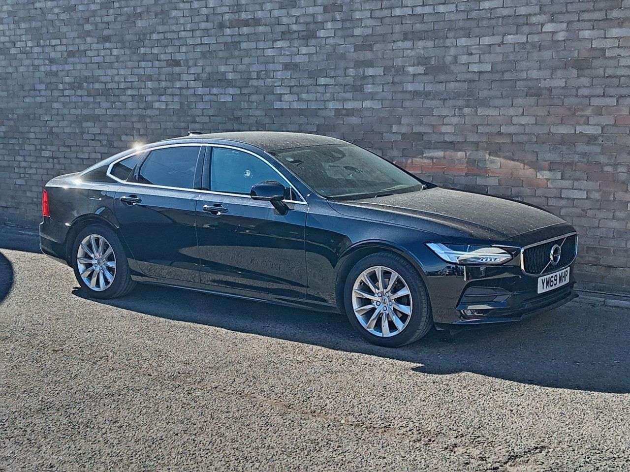 A 2020 VOLVO S90 2.0 D4 Momentum Plus Saloon 4dr Diesel Auto Euro 6 (s/s) (190 ps) A 2020 VOLVO S90 2.0 D4 Momentum Plus Saloon 4dr Diesel Auto Euro 6 (s/s) (190 ps)