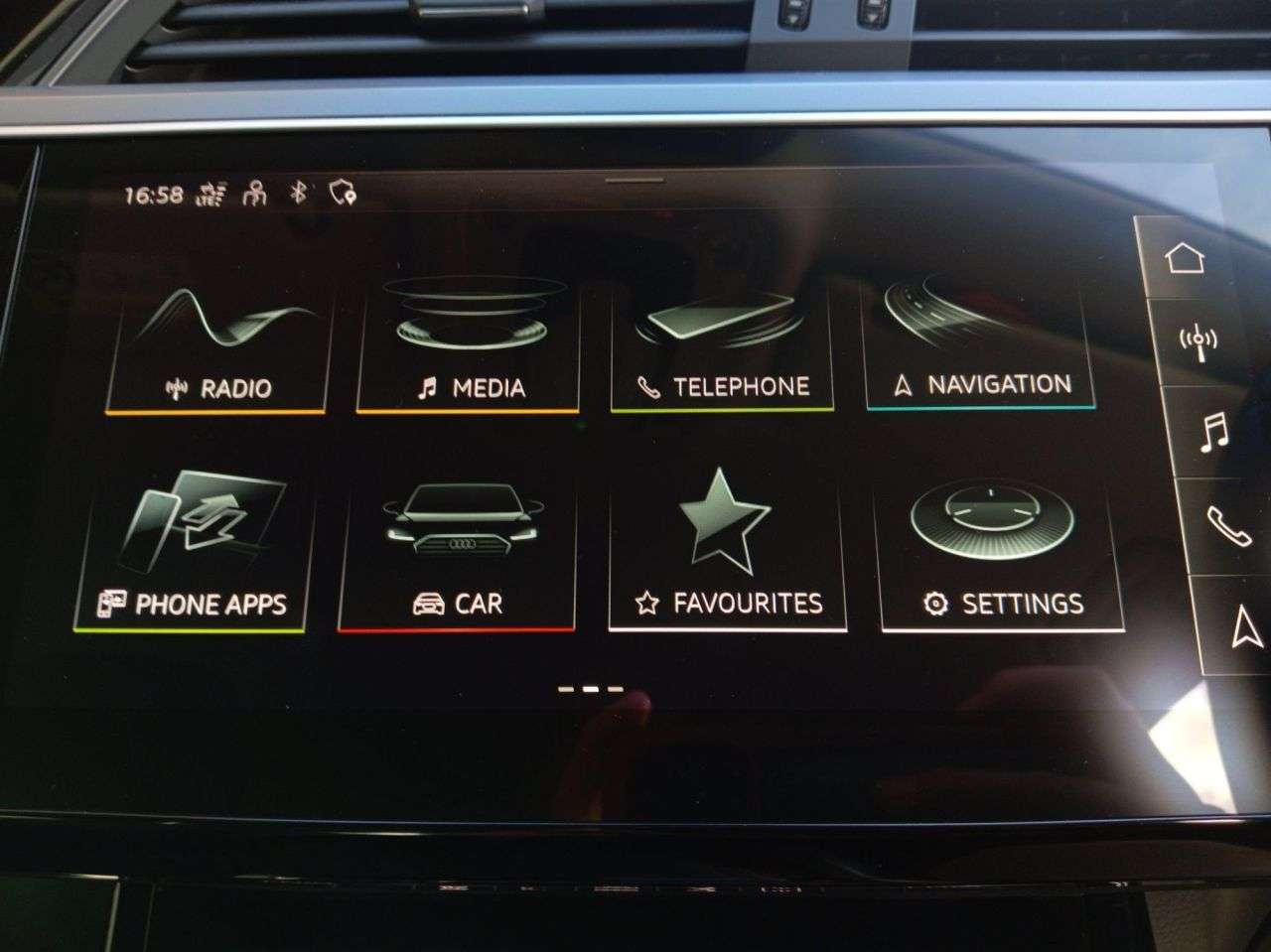 2022 AUDI E-TRON 2022 AUDI E-TRON