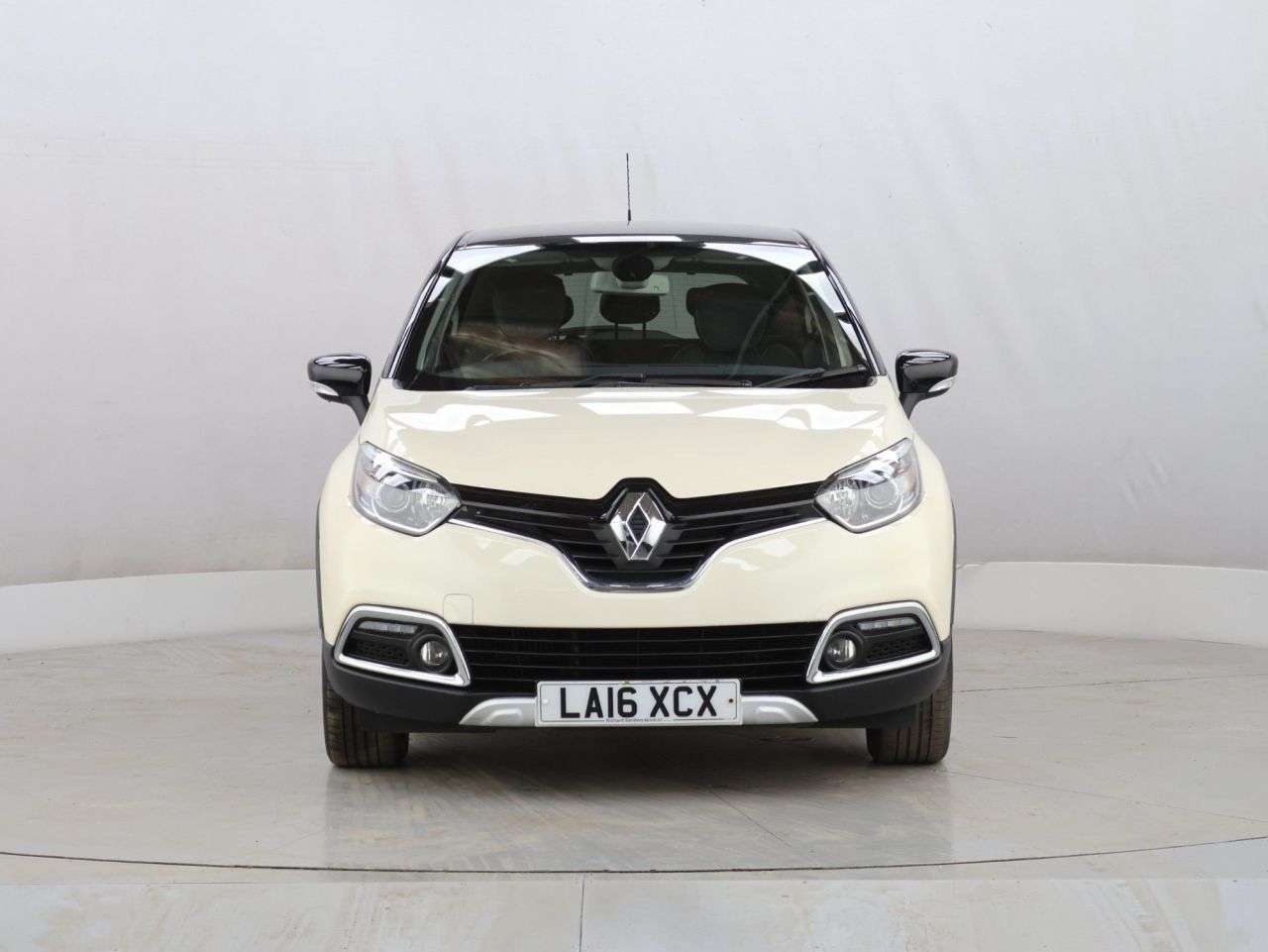 A 2016 RENAULT CAPTUR 1.5 dCi ENERGY Signature Nav SUV 5dr Diesel Manual Euro 6 (s/s) (90 ps) A 2016 RENAULT CAPTUR 1.5 dCi ENERGY Signature Nav SUV 5dr Diesel Manual Euro 6 (s/s) (90 ps)