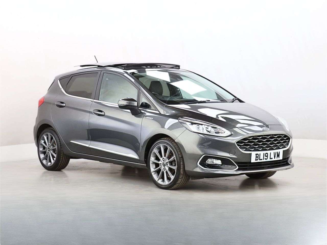 A 2019 FORD FIESTA 1.0T EcoBoost GPF Vignale Hatchback 5dr Petrol Manual Euro 6 (s/s) (125 ps) A 2019 FORD FIESTA 1.0T EcoBoost GPF Vignale Hatchback 5dr Petrol Manual Euro 6 (s/s) (125 ps)