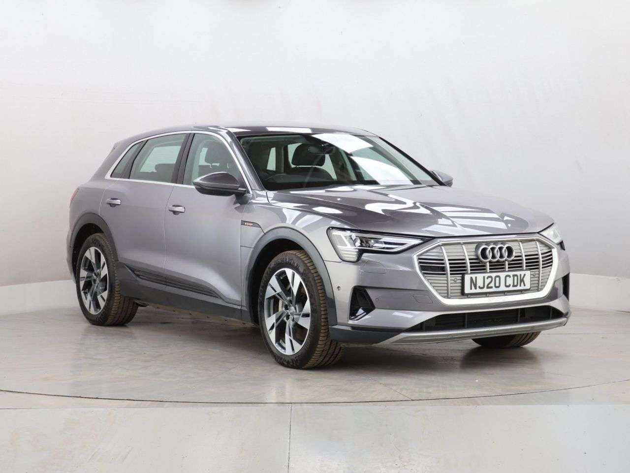 A 2020 AUDI E-TRON 55 SUV 5dr Electric Auto quattro 95kWh (408 ps) A 2020 AUDI E-TRON 55 SUV 5dr Electric Auto quattro 95kWh (408 ps)