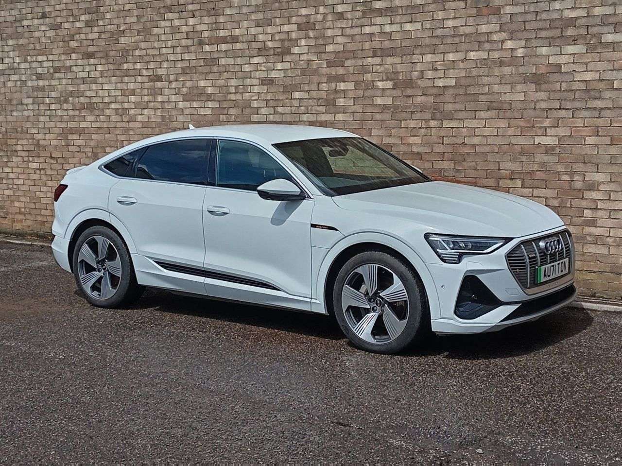 A 2021 AUDI E-TRON 50 S line Sportback 5dr Electric Auto quattro 71.2kWh (11kW Charger) (313 p A 2021 AUDI E-TRON 50 S line Sportback 5dr Electric Auto quattro 71.2kWh (11kW Charger) (313 p