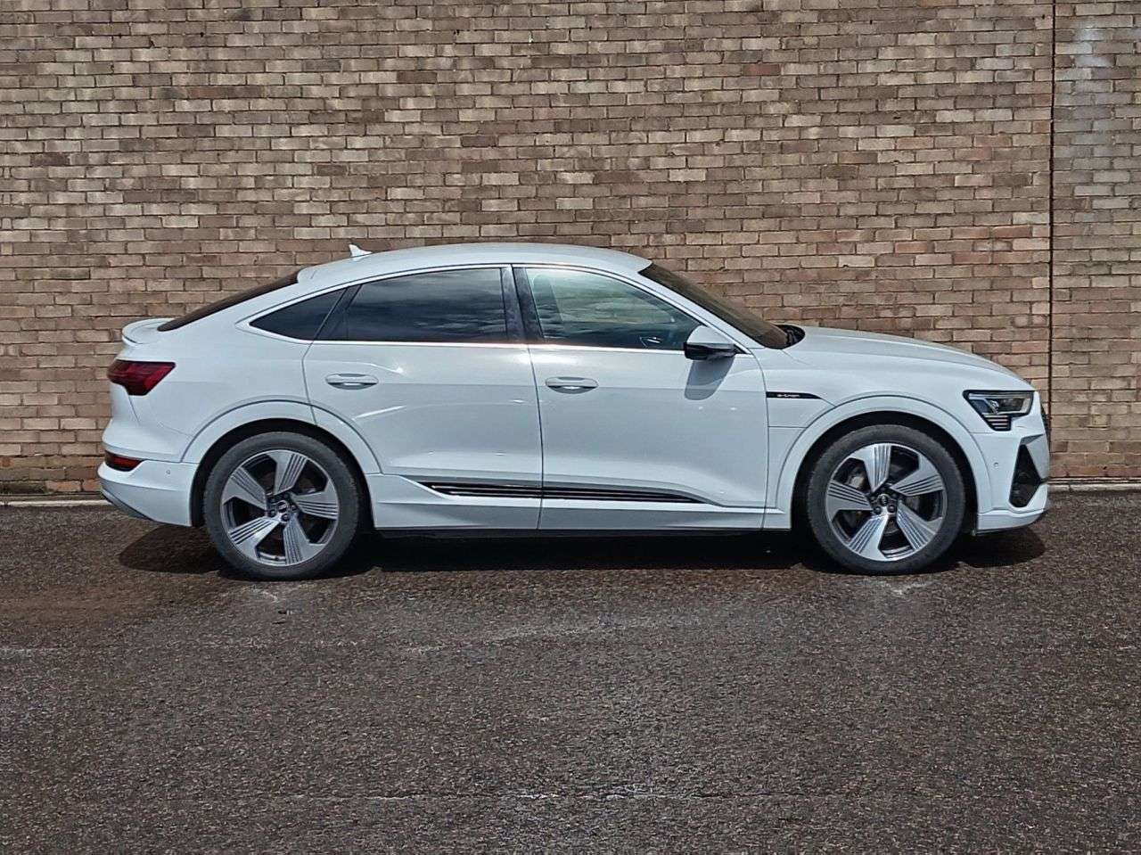 A 2021 AUDI E-TRON 50 S line Sportback 5dr Electric Auto quattro 71.2kWh (11kW Charger) (313 p A 2021 AUDI E-TRON 50 S line Sportback 5dr Electric Auto quattro 71.2kWh (11kW Charger) (313 p