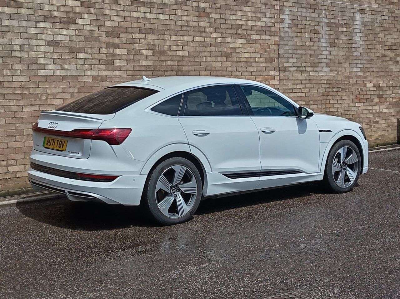 2021 AUDI E-TRON 2021 AUDI E-TRON