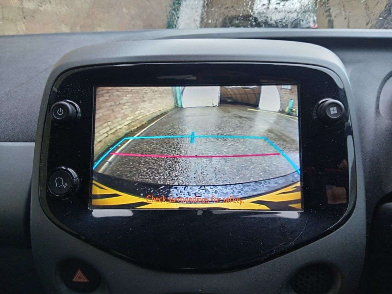 A 2021 TOYOTA AYGO 1.0 VVT-i x-play Hatchback 5dr Petrol x-shift Euro 6 (Safety Sense) (71 ps) A 2021 TOYOTA AYGO 1.0 VVT-i x-play Hatchback 5dr Petrol x-shift Euro 6 (Safety Sense) (71 ps)
