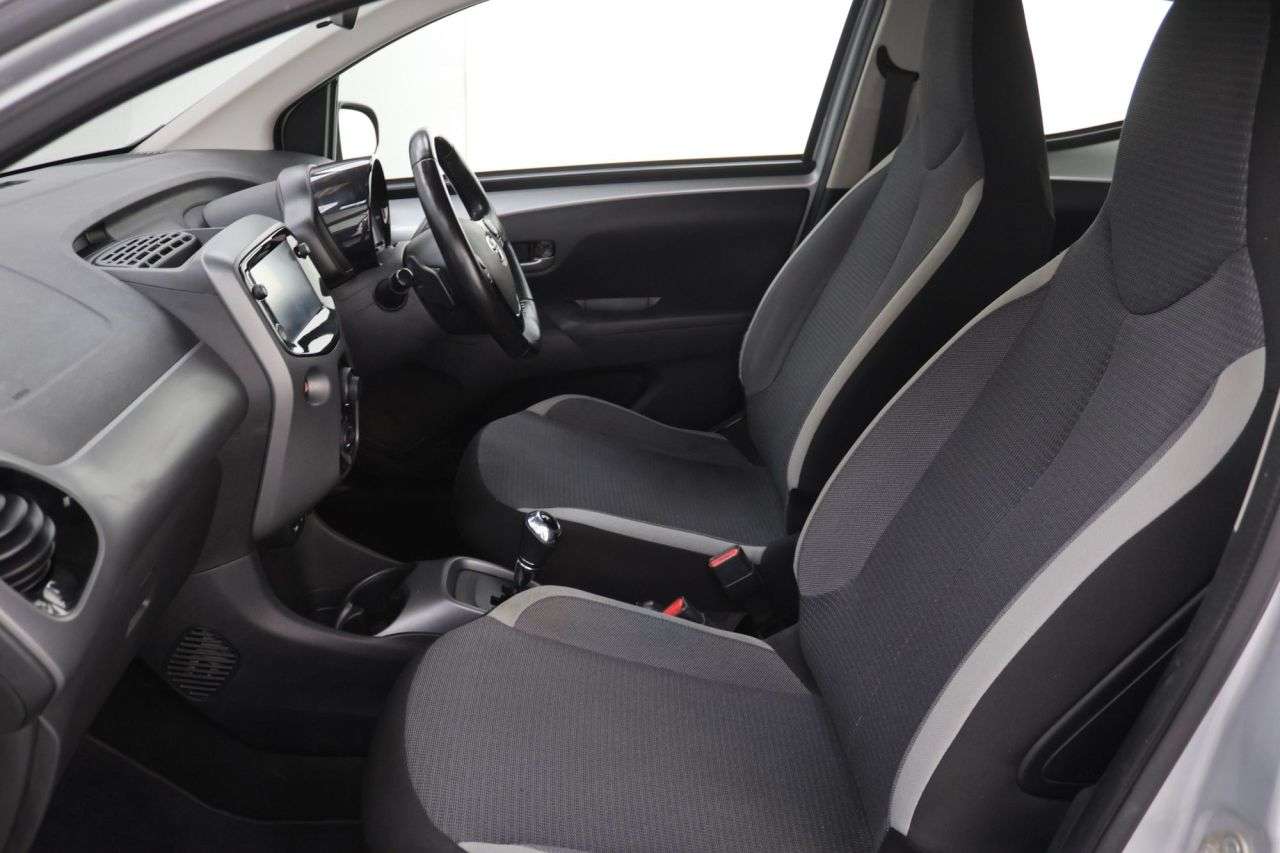 2021 TOYOTA AYGO 2021 TOYOTA AYGO