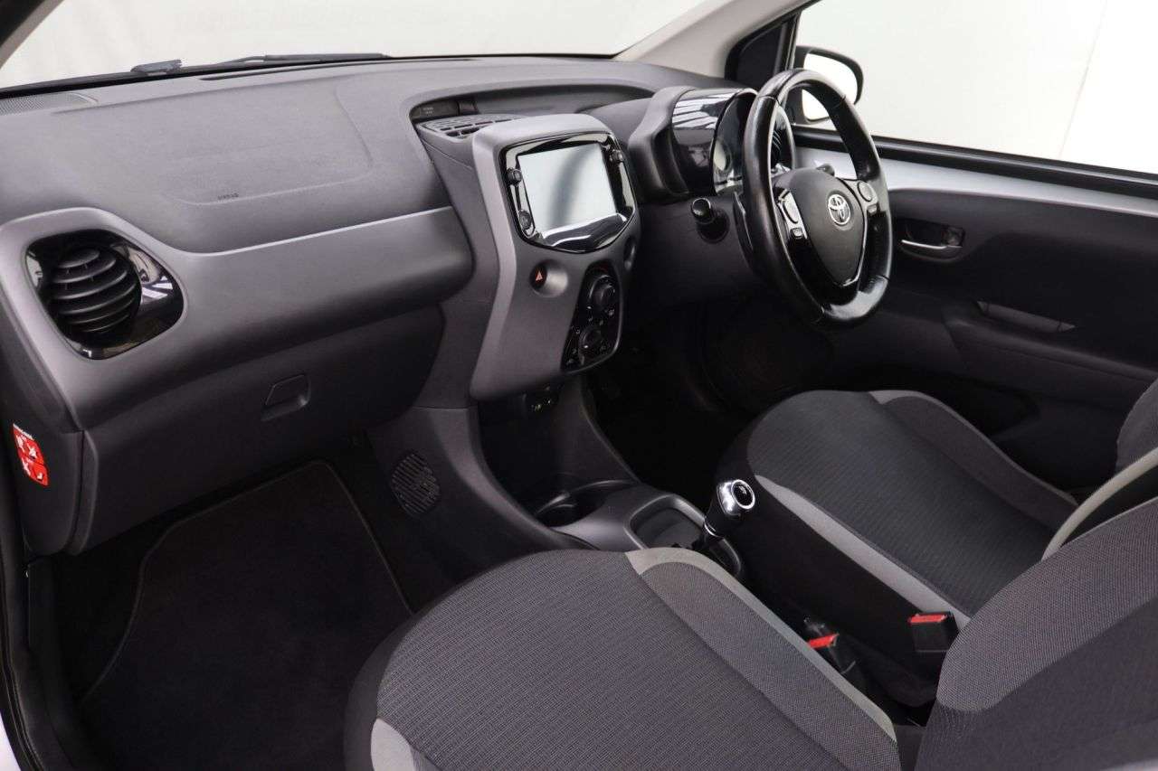 2021 TOYOTA AYGO 2021 TOYOTA AYGO