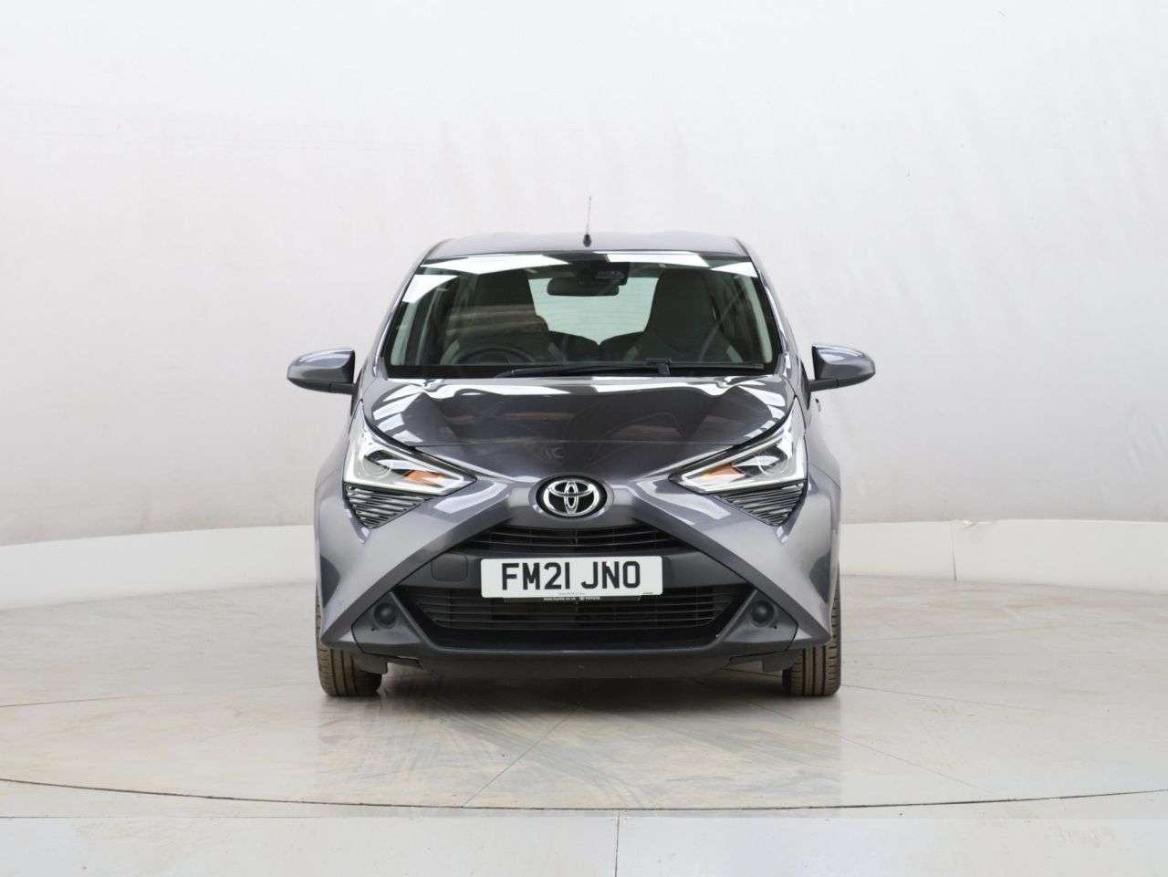 A 2021 TOYOTA AYGO 1.0 VVT-i x-play Hatchback 5dr Petrol x-shift Euro 6 (Safety Sense) (71 ps) A 2021 TOYOTA AYGO 1.0 VVT-i x-play Hatchback 5dr Petrol x-shift Euro 6 (Safety Sense) (71 ps)