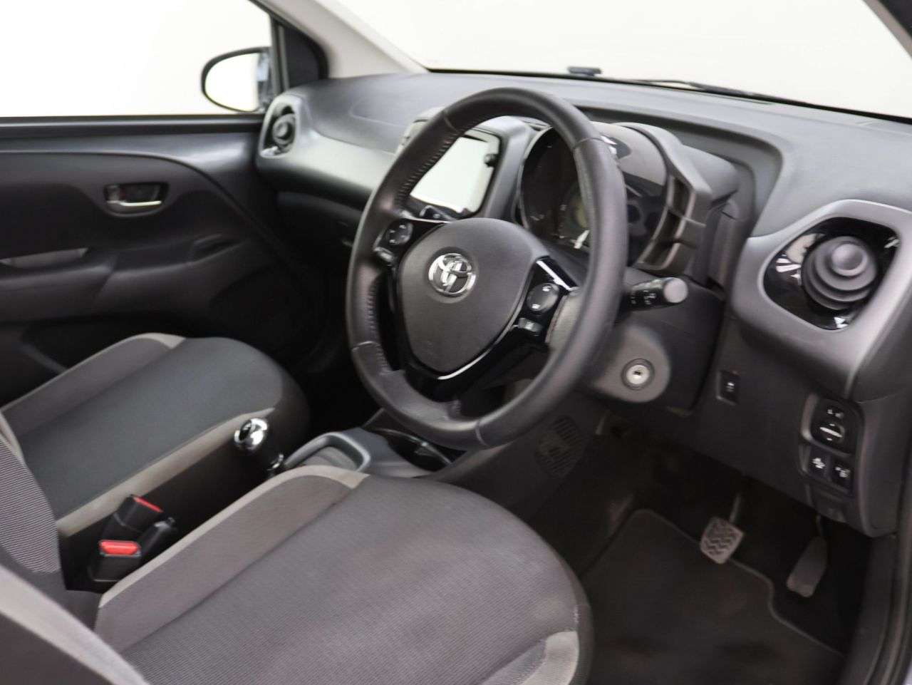 2021 TOYOTA AYGO 2021 TOYOTA AYGO