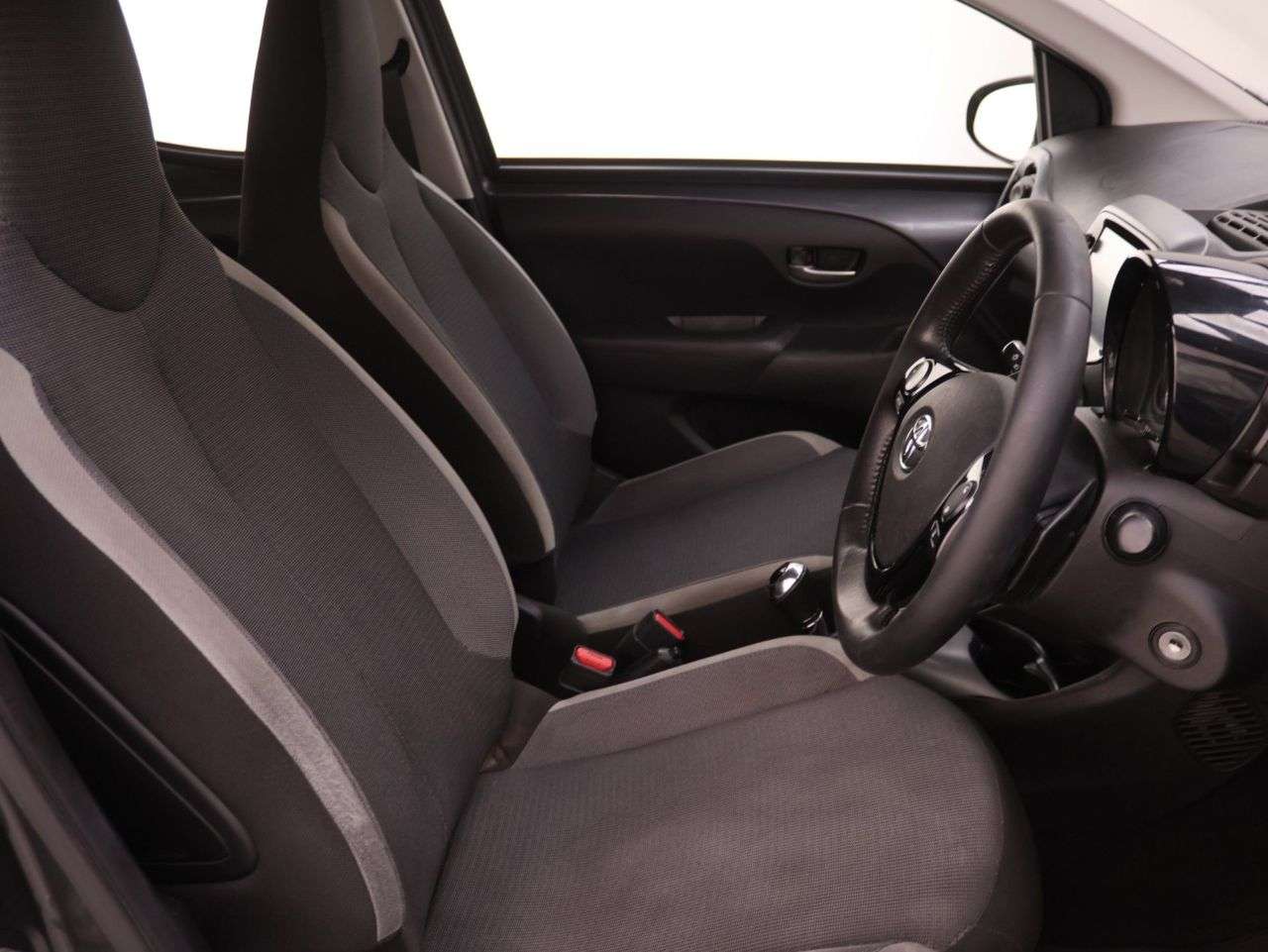 2021 TOYOTA AYGO 2021 TOYOTA AYGO