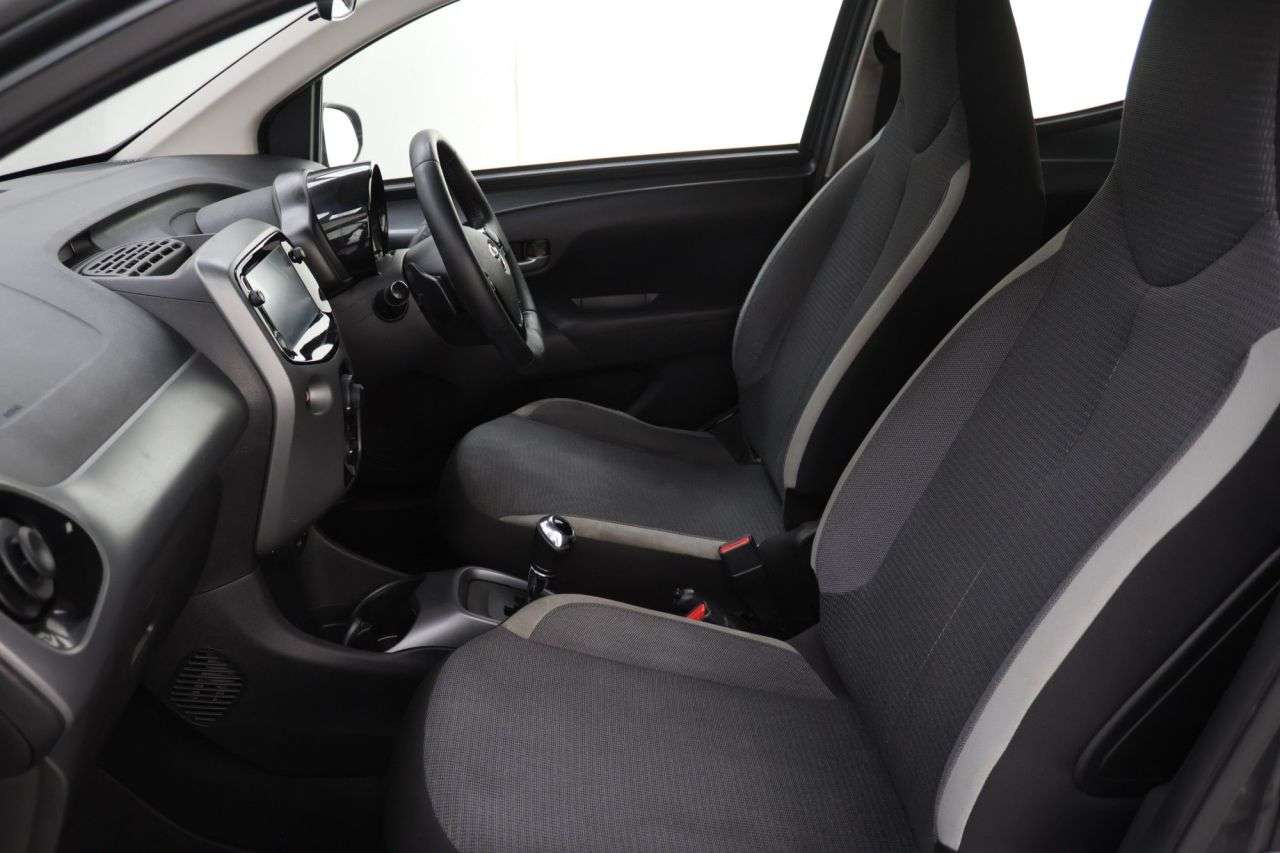 2021 TOYOTA AYGO 2021 TOYOTA AYGO
