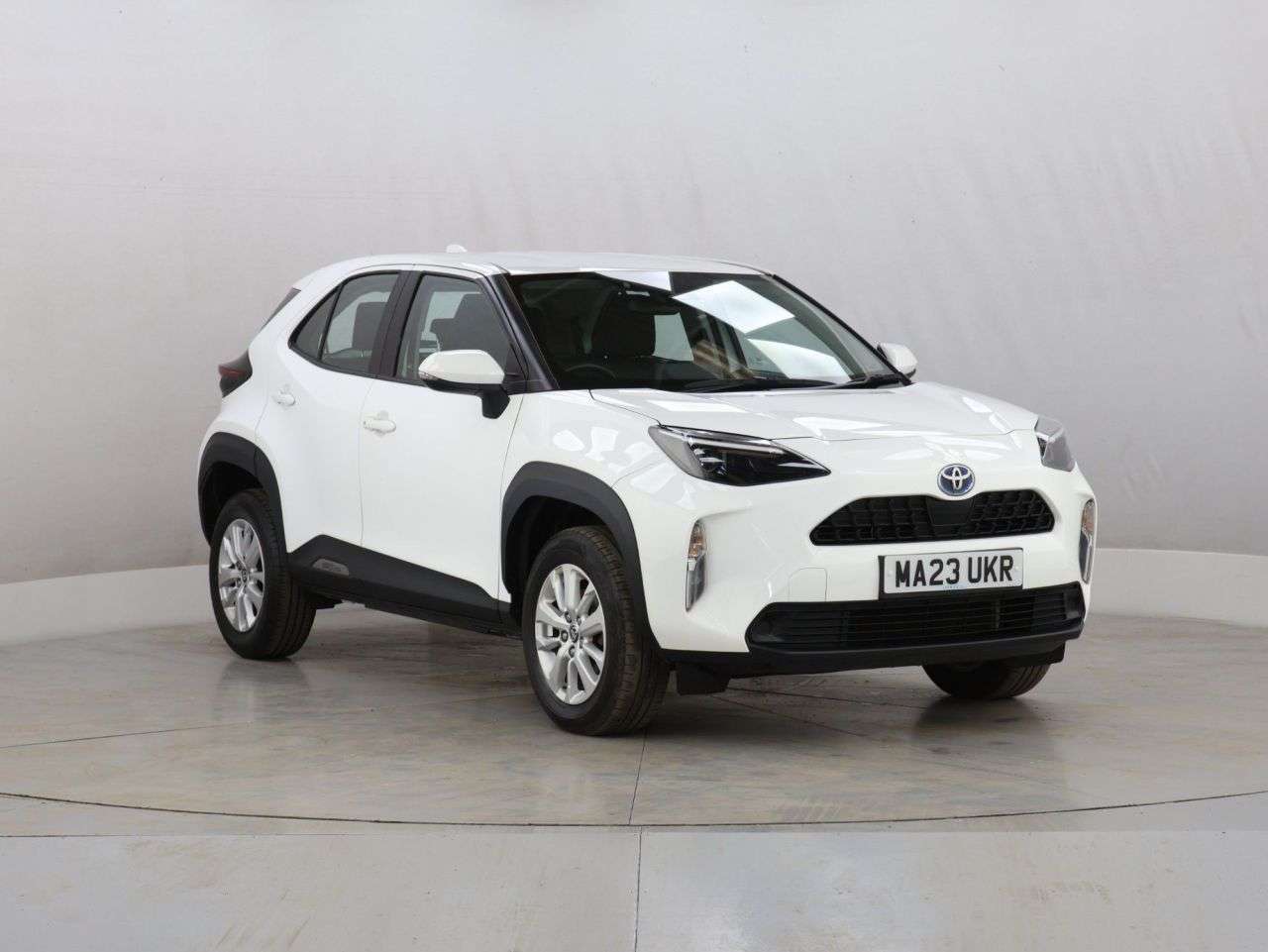 A 2023 TOYOTA YARIS CROSS 1.5 VVT-h Icon SUV 5dr Petrol Hybrid E-CVT Euro 6 (s/s) (116 ps) A 2023 TOYOTA YARIS CROSS 1.5 VVT-h Icon SUV 5dr Petrol Hybrid E-CVT Euro 6 (s/s) (116 ps)