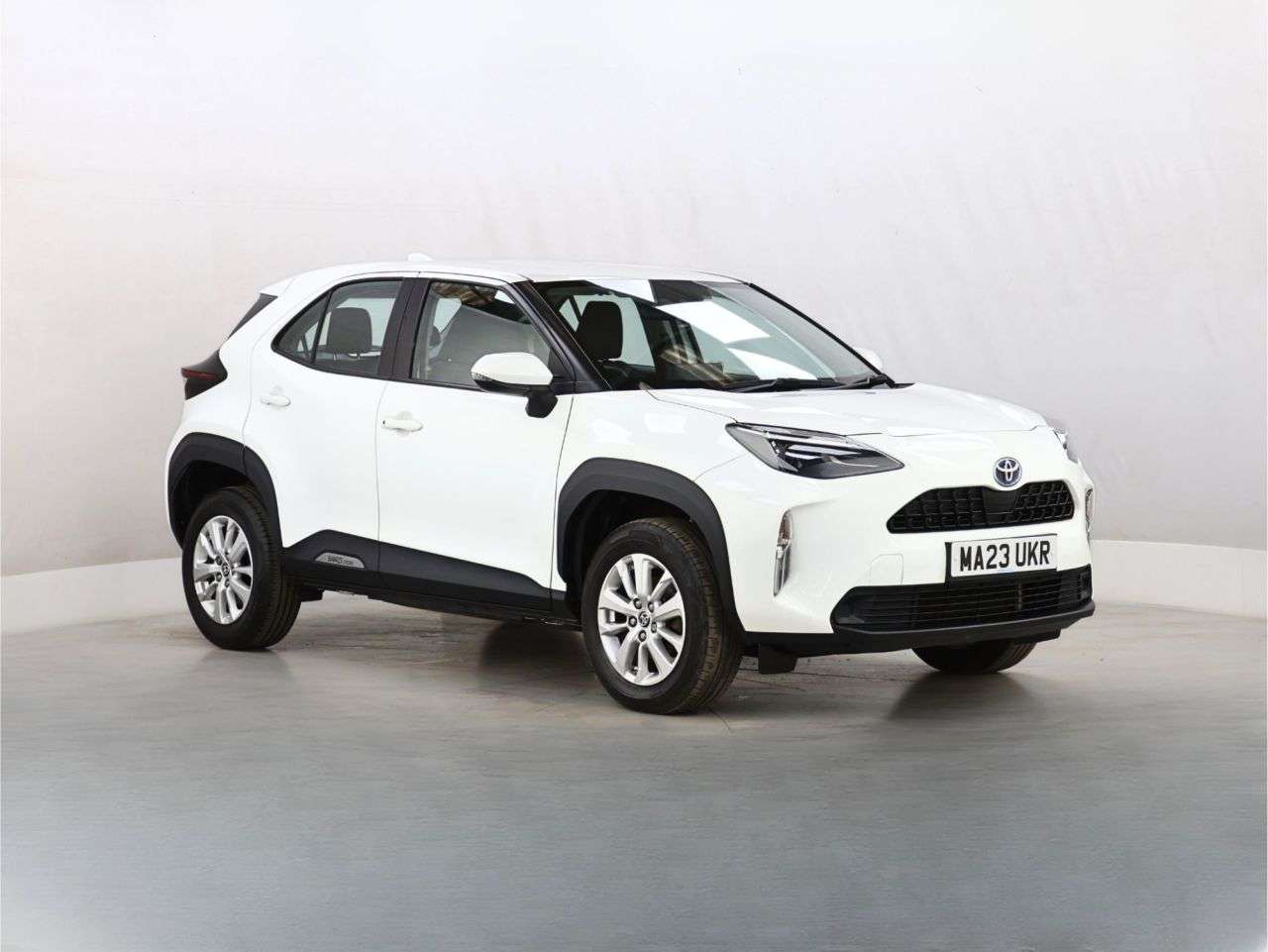 A 2023 TOYOTA YARIS CROSS 1.5 VVT-h Icon SUV 5dr Petrol Hybrid E-CVT Euro 6 (s/s) (116 ps) A 2023 TOYOTA YARIS CROSS 1.5 VVT-h Icon SUV 5dr Petrol Hybrid E-CVT Euro 6 (s/s) (116 ps)