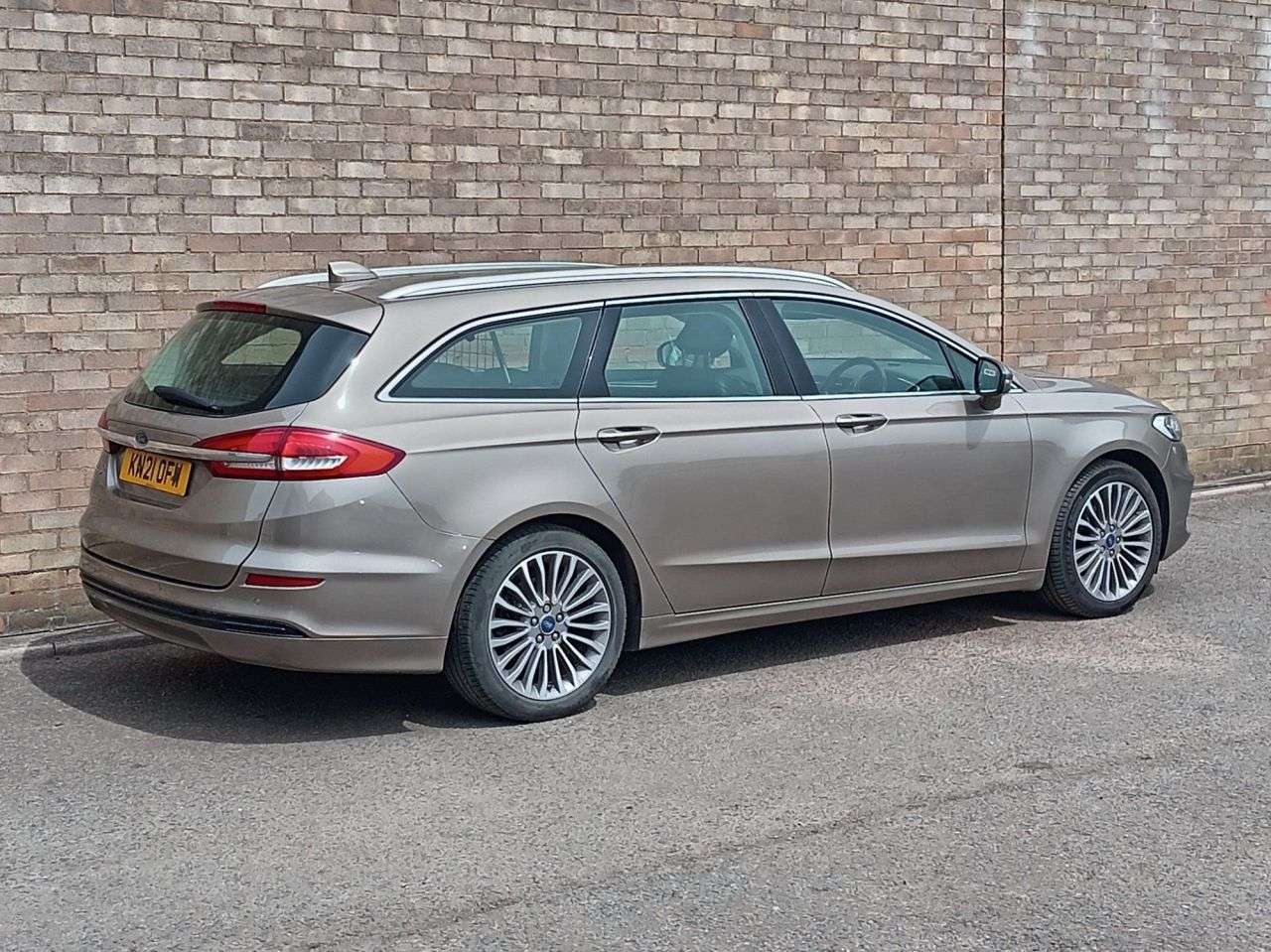 A 2021 FORD MONDEO 2.0 EcoBlue Titanium Edition Estate 5dr Diesel Manual Euro 6 (s/s) (150 ps) A 2021 FORD MONDEO 2.0 EcoBlue Titanium Edition Estate 5dr Diesel Manual Euro 6 (s/s) (150 ps)