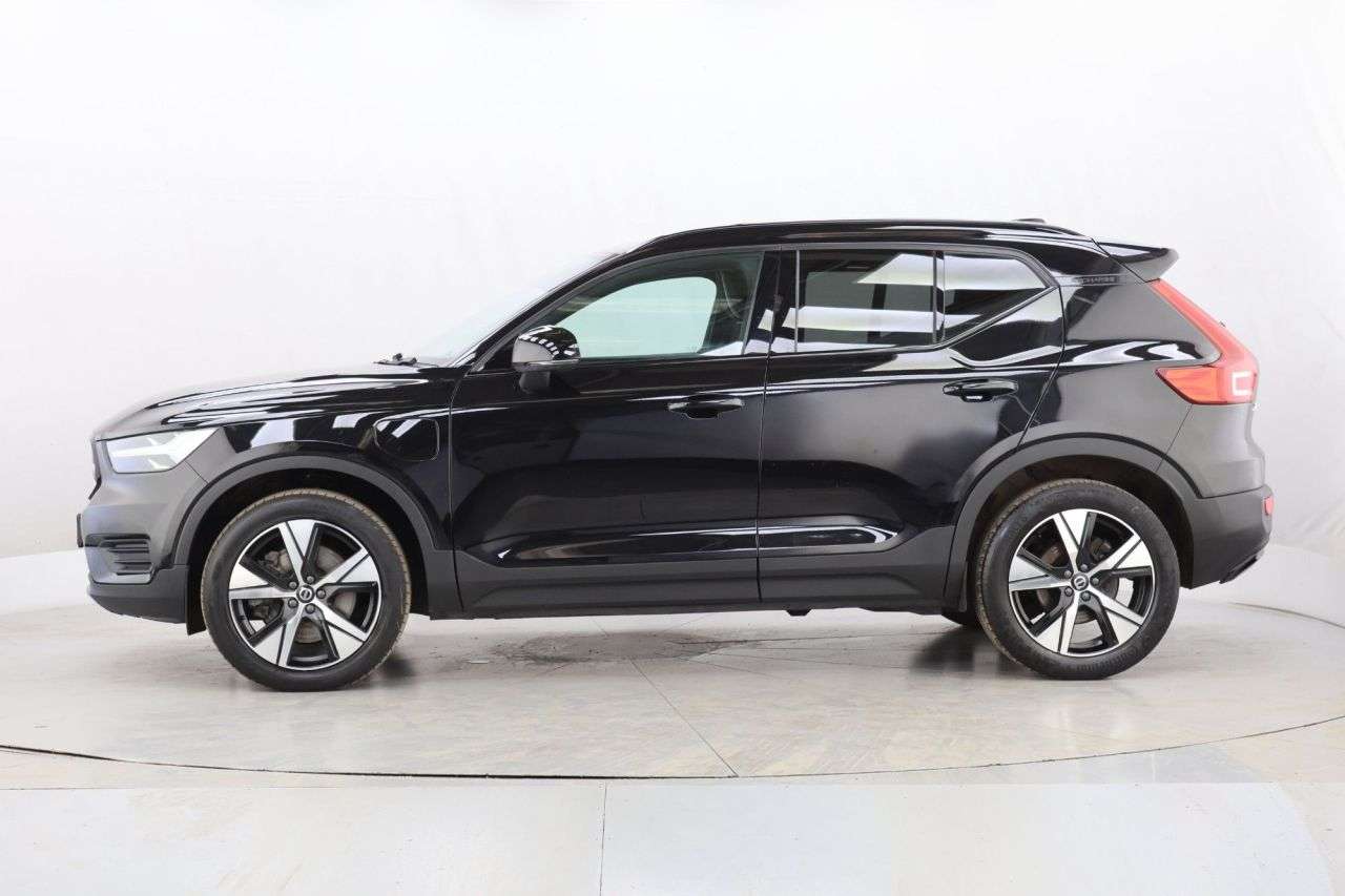 2022 VOLVO XC40 2022 VOLVO XC40