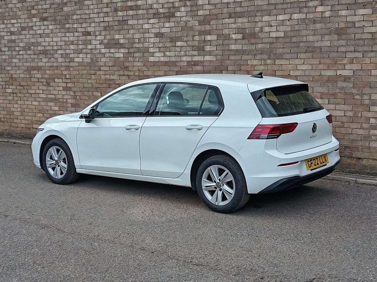 A 2022 VOLKSWAGEN GOLF 1.0 TSI Life Hatchback 5dr Petrol Manual Euro 6 (s/s) (110 ps) A 2022 VOLKSWAGEN GOLF 1.0 TSI Life Hatchback 5dr Petrol Manual Euro 6 (s/s) (110 ps)