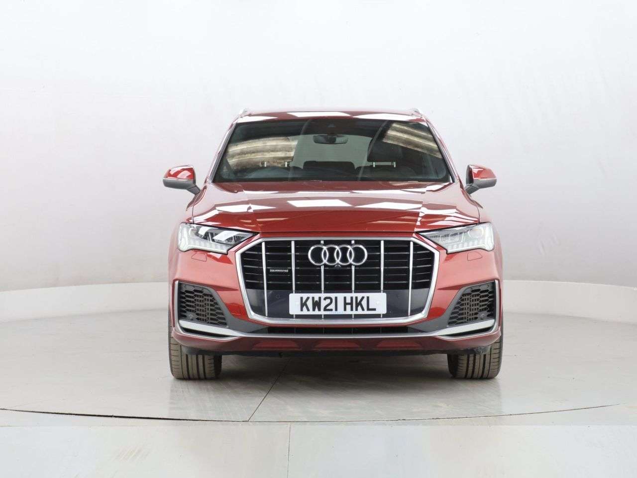 A 2021 AUDI Q7 3.0 TFSI V6 55 S line SUV 5dr Petrol Tiptronic quattro Euro 6 (s/s) (340 ps A 2021 AUDI Q7 3.0 TFSI V6 55 S line SUV 5dr Petrol Tiptronic quattro Euro 6 (s/s) (340 ps