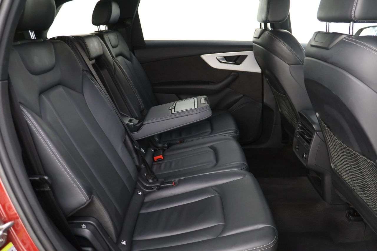 2021 AUDI Q7 2021 AUDI Q7