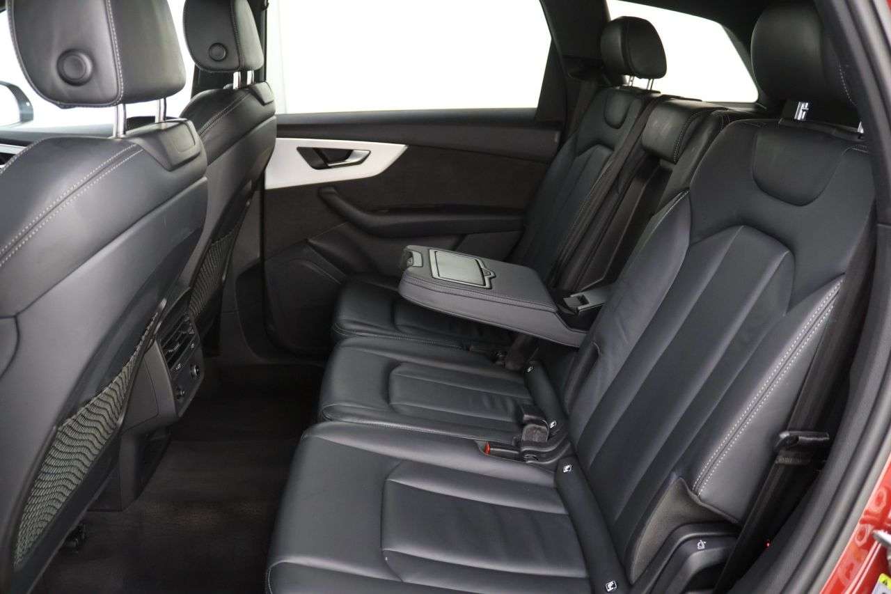 2021 AUDI Q7 2021 AUDI Q7
