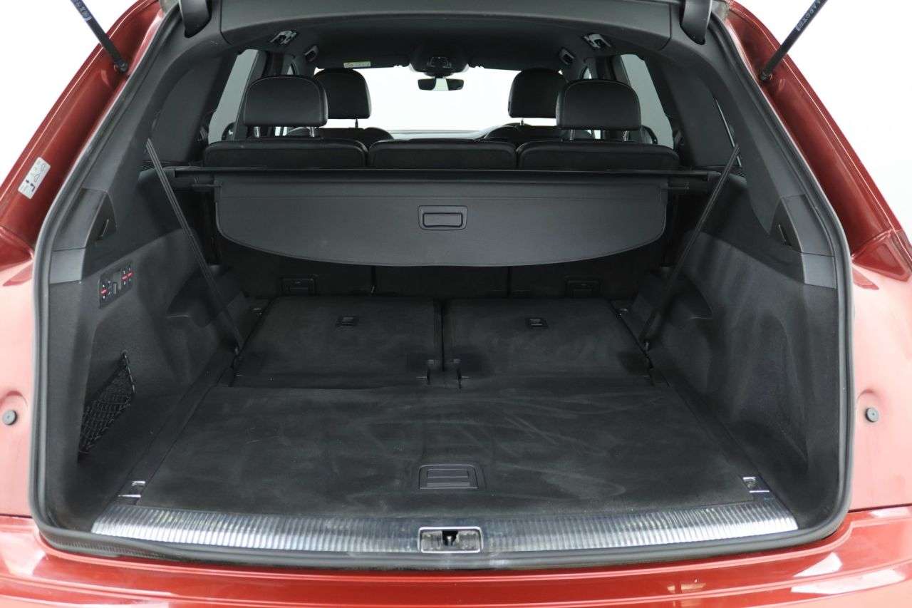 2021 AUDI Q7 2021 AUDI Q7