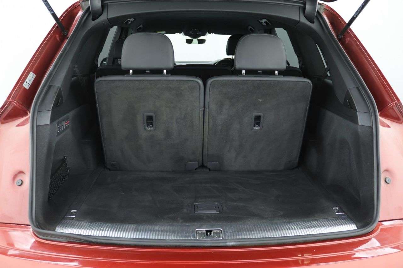 2021 AUDI Q7 2021 AUDI Q7