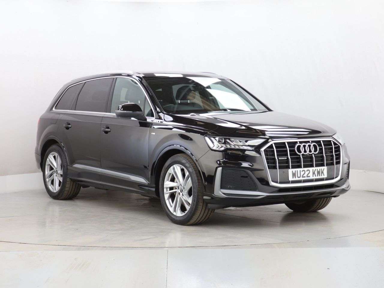 A 2022 AUDI Q7 3.0 TDI V6 45 S line SUV 5dr Diesel Tiptronic quattro Euro 6 (s/s) (231 ps) A 2022 AUDI Q7 3.0 TDI V6 45 S line SUV 5dr Diesel Tiptronic quattro Euro 6 (s/s) (231 ps)