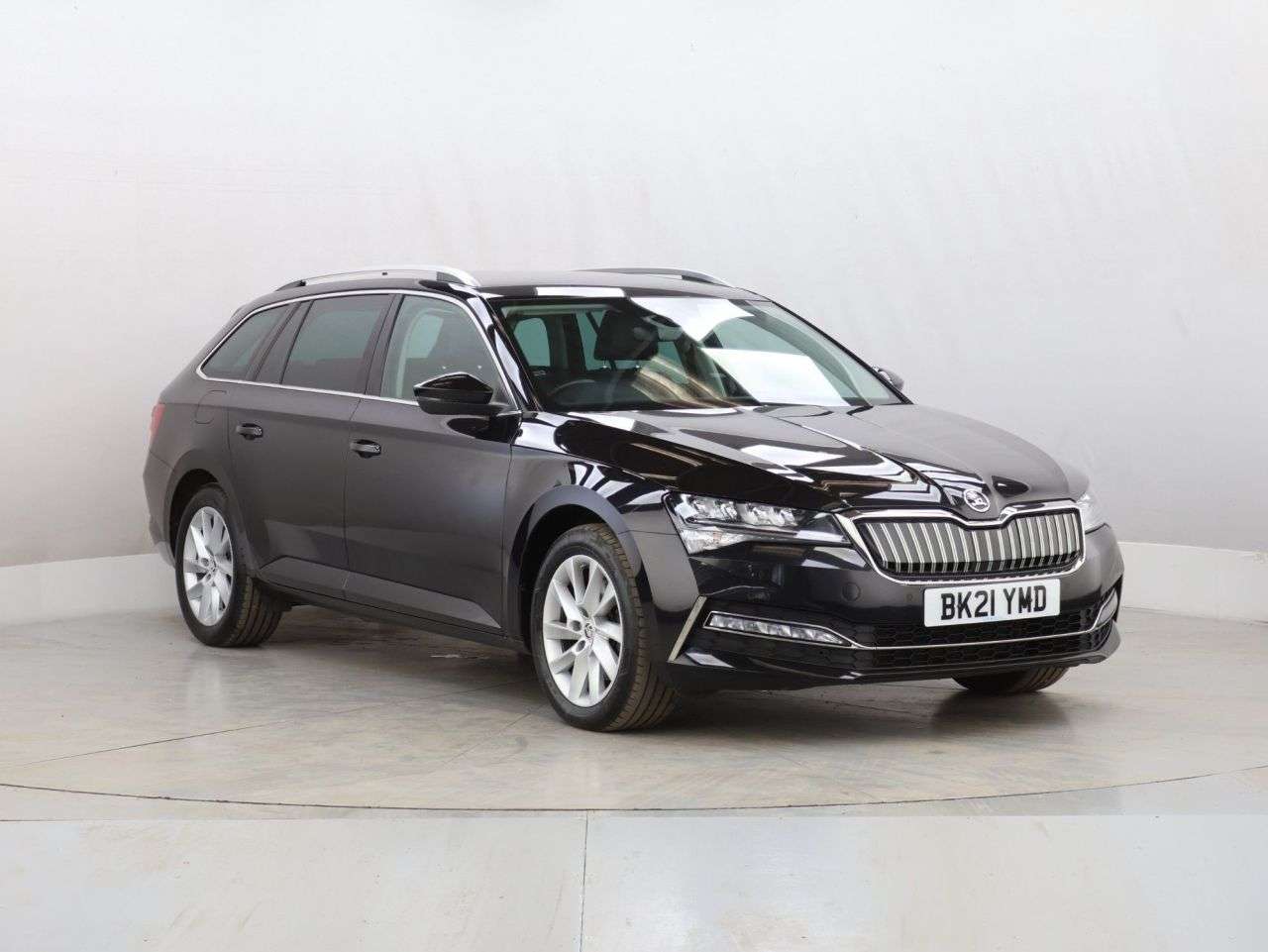 A 2021 SKODA SUPERB 1.4 TSI iV 13kWh SE Technology Estate 5dr Petrol Plug-in Hybrid DSG Euro 6 A 2021 SKODA SUPERB 1.4 TSI iV 13kWh SE Technology Estate 5dr Petrol Plug-in Hybrid DSG Euro 6