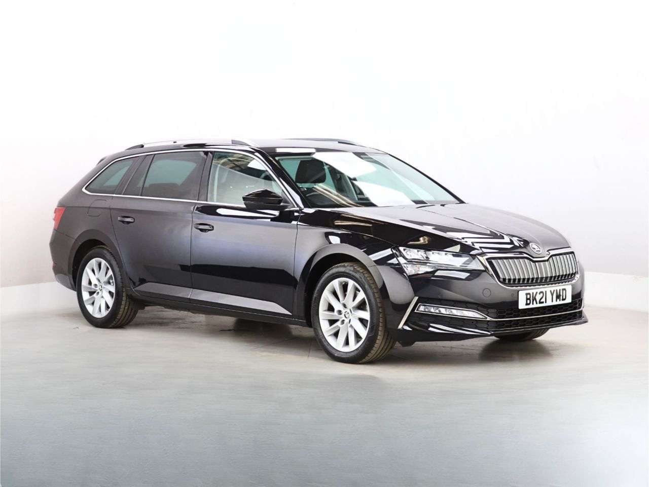 A 2021 SKODA SUPERB 1.4 TSI iV 13kWh SE Technology Estate 5dr Petrol Plug-in Hybrid DSG Euro 6 A 2021 SKODA SUPERB 1.4 TSI iV 13kWh SE Technology Estate 5dr Petrol Plug-in Hybrid DSG Euro 6