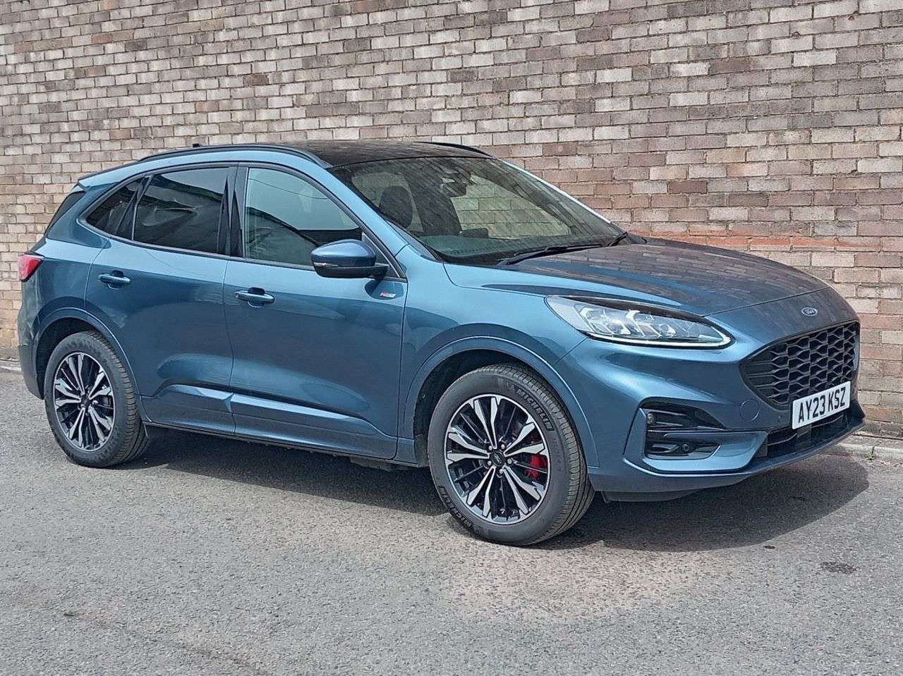 A 2023 FORD KUGA 2.5 EcoBoost Duratec 14.4kWh ST-Line X SUV 5dr Petrol Plug-in Hybrid CVT Eu A 2023 FORD KUGA 2.5 EcoBoost Duratec 14.4kWh ST-Line X SUV 5dr Petrol Plug-in Hybrid CVT Eu