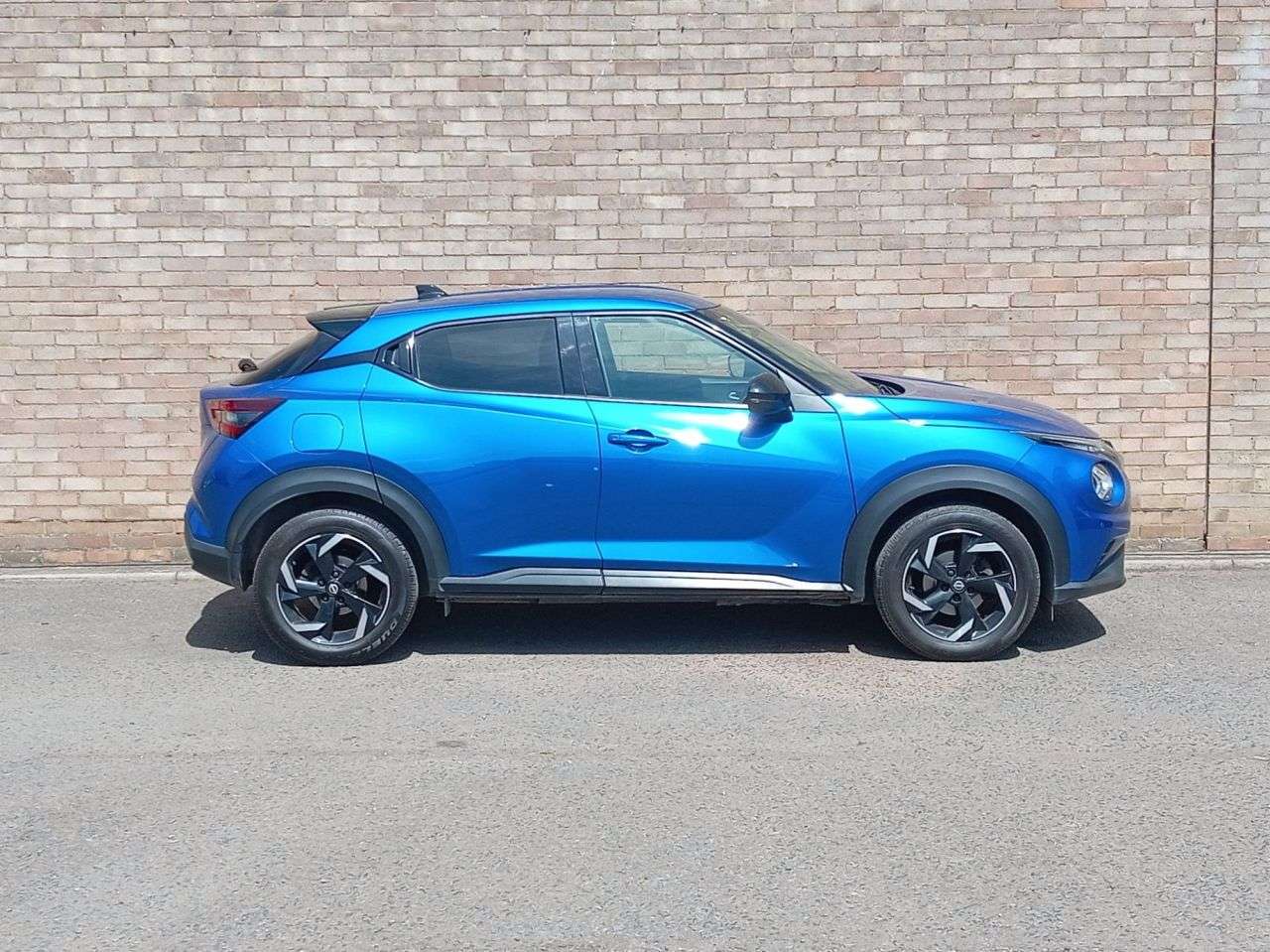 A 2023 NISSAN JUKE 1.0 DIG-T N-Connecta SUV 5dr Petrol Manual Euro 6 (s/s) (114 ps) A 2023 NISSAN JUKE 1.0 DIG-T N-Connecta SUV 5dr Petrol Manual Euro 6 (s/s) (114 ps)