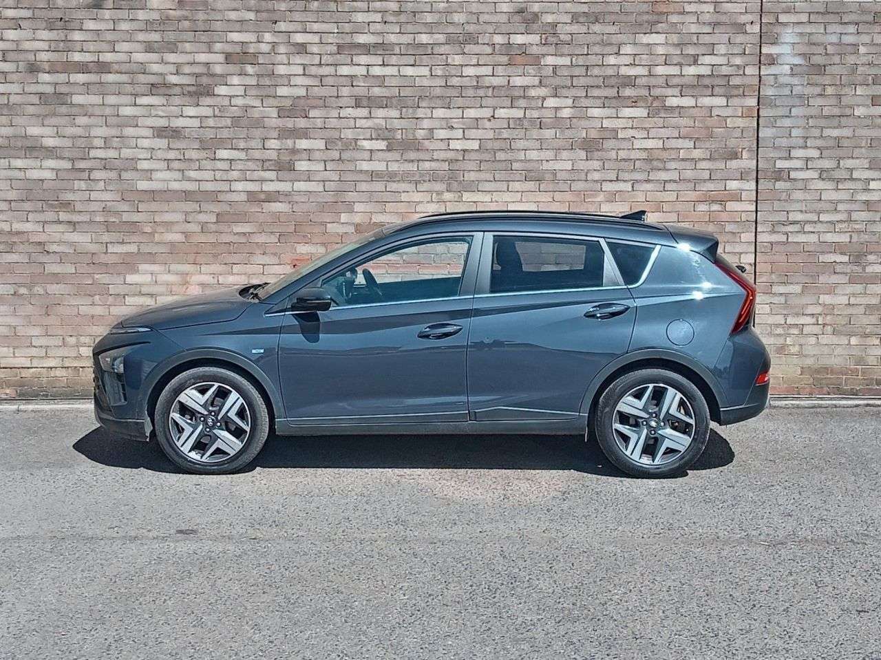 A 2022 HYUNDAI BAYON 1.0 T-GDi MHEV Premium SUV 5dr Petrol Hybrid DCT Euro 6 (s/s) (100 ps) A 2022 HYUNDAI BAYON 1.0 T-GDi MHEV Premium SUV 5dr Petrol Hybrid DCT Euro 6 (s/s) (100 ps)