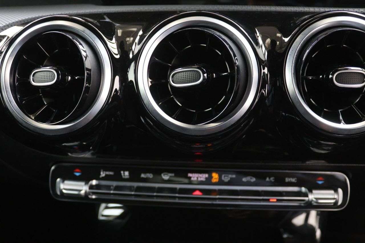 2021 MERCEDES-BENZ A CLASS 2021 MERCEDES-BENZ A CLASS