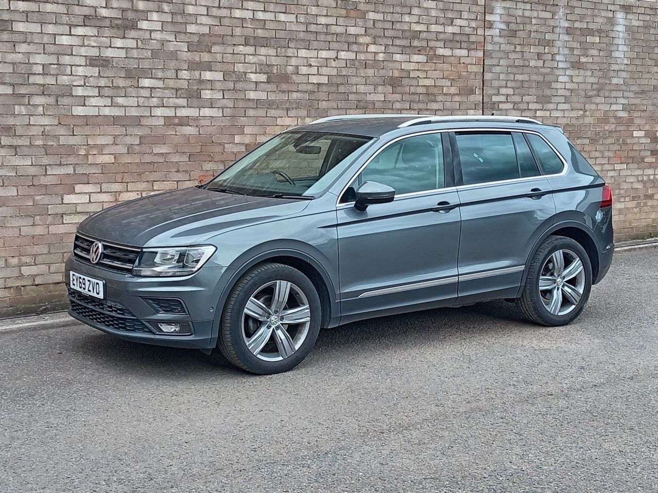 A 2019 VOLKSWAGEN TIGUAN 1.5 TSI EVO Match SUV 5dr Petrol Manual Euro 6 (s/s) (130 ps) A 2019 VOLKSWAGEN TIGUAN 1.5 TSI EVO Match SUV 5dr Petrol Manual Euro 6 (s/s) (130 ps)