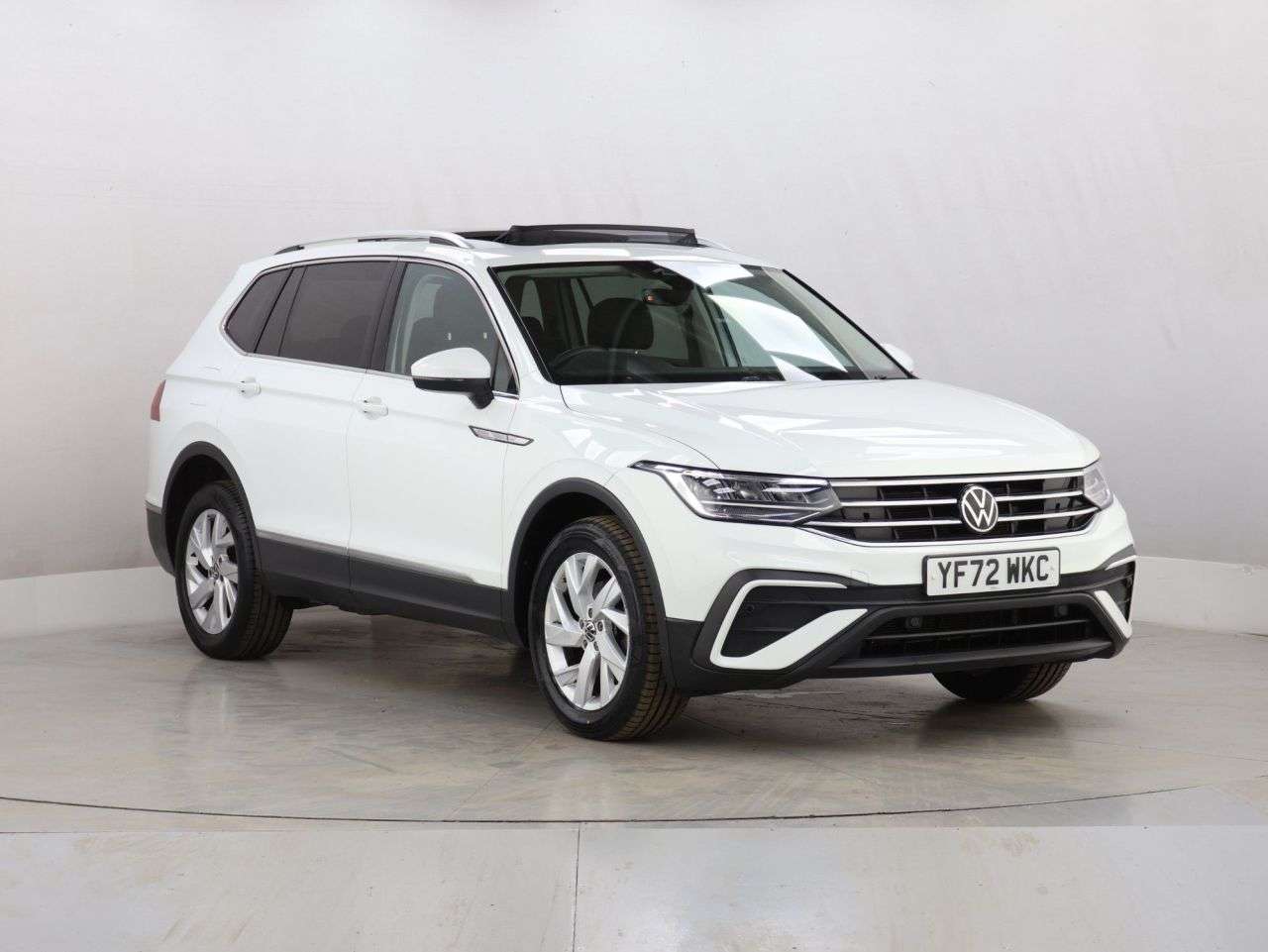 A 2022 VOLKSWAGEN TIGUAN ALLSPACE 1.5 TSI Life SUV 5dr Petrol Manual Euro 6 (s/s) (150 ps) A 2022 VOLKSWAGEN TIGUAN ALLSPACE 1.5 TSI Life SUV 5dr Petrol Manual Euro 6 (s/s) (150 ps)
