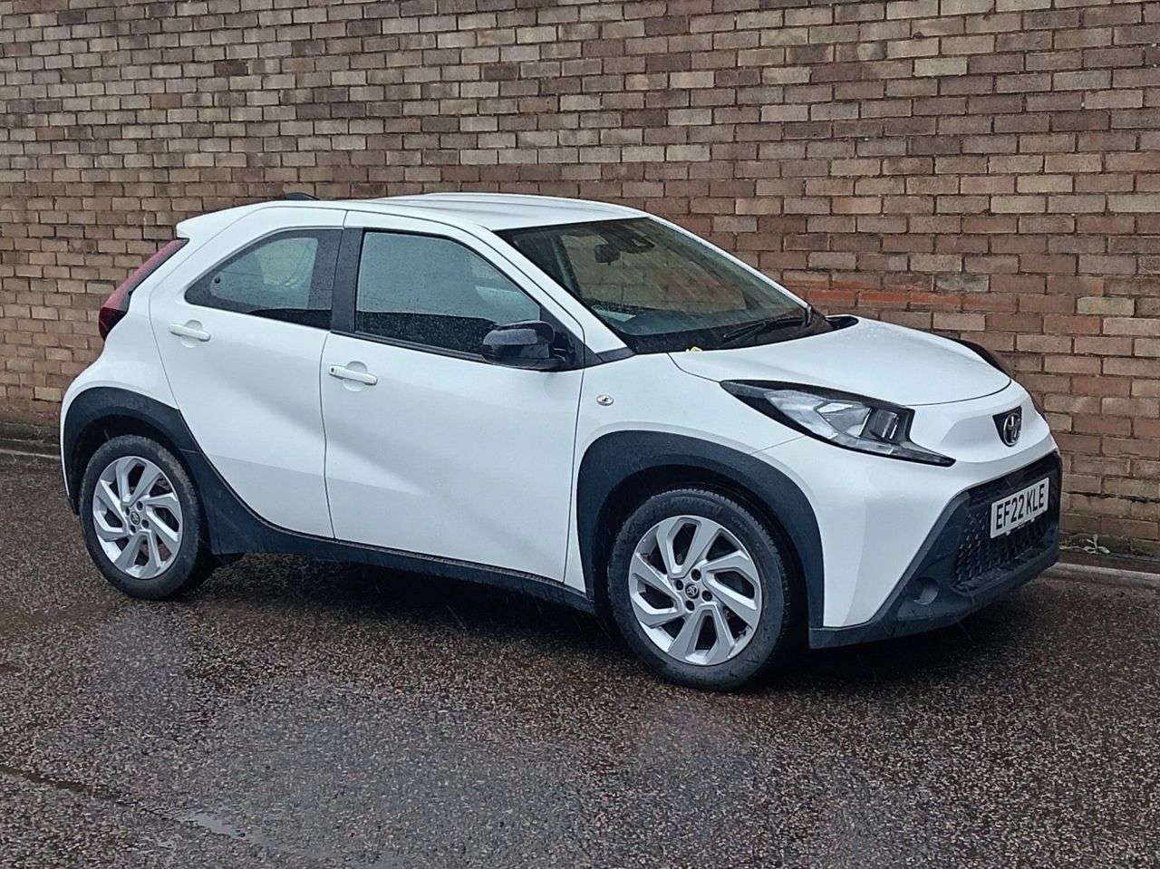 A 2022 TOYOTA AYGO X 1.0 VVT-i Pure Hatchback 5dr Petrol x-shift Euro 6 (s/s) (72 ps) A 2022 TOYOTA AYGO X 1.0 VVT-i Pure Hatchback 5dr Petrol x-shift Euro 6 (s/s) (72 ps)