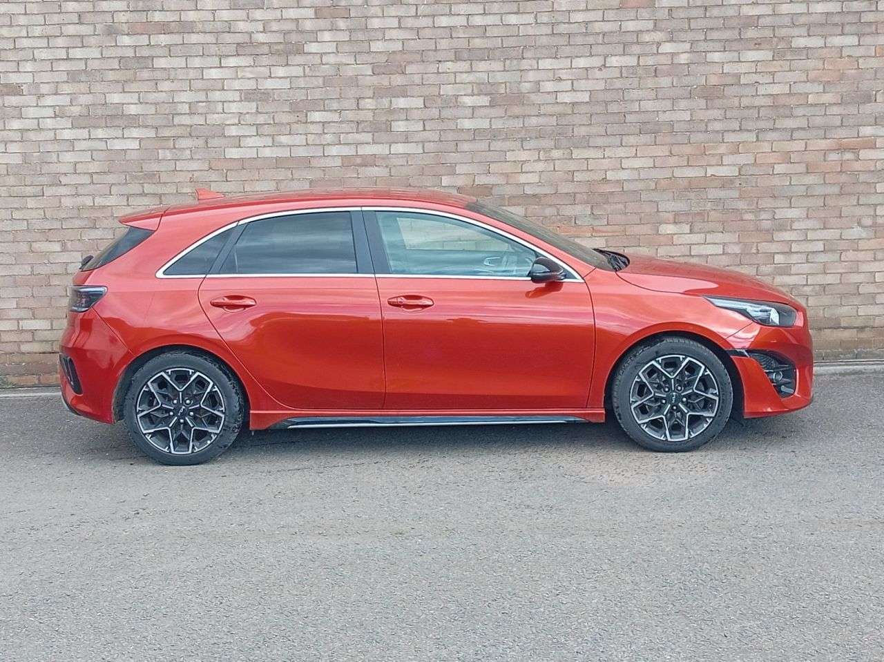 A 2022 KIA CEED 1.5 T-GDi GT-Line Hatchback 5dr Petrol Manual Euro 6 (s/s) (158 bhp) A 2022 KIA CEED 1.5 T-GDi GT-Line Hatchback 5dr Petrol Manual Euro 6 (s/s) (158 bhp)